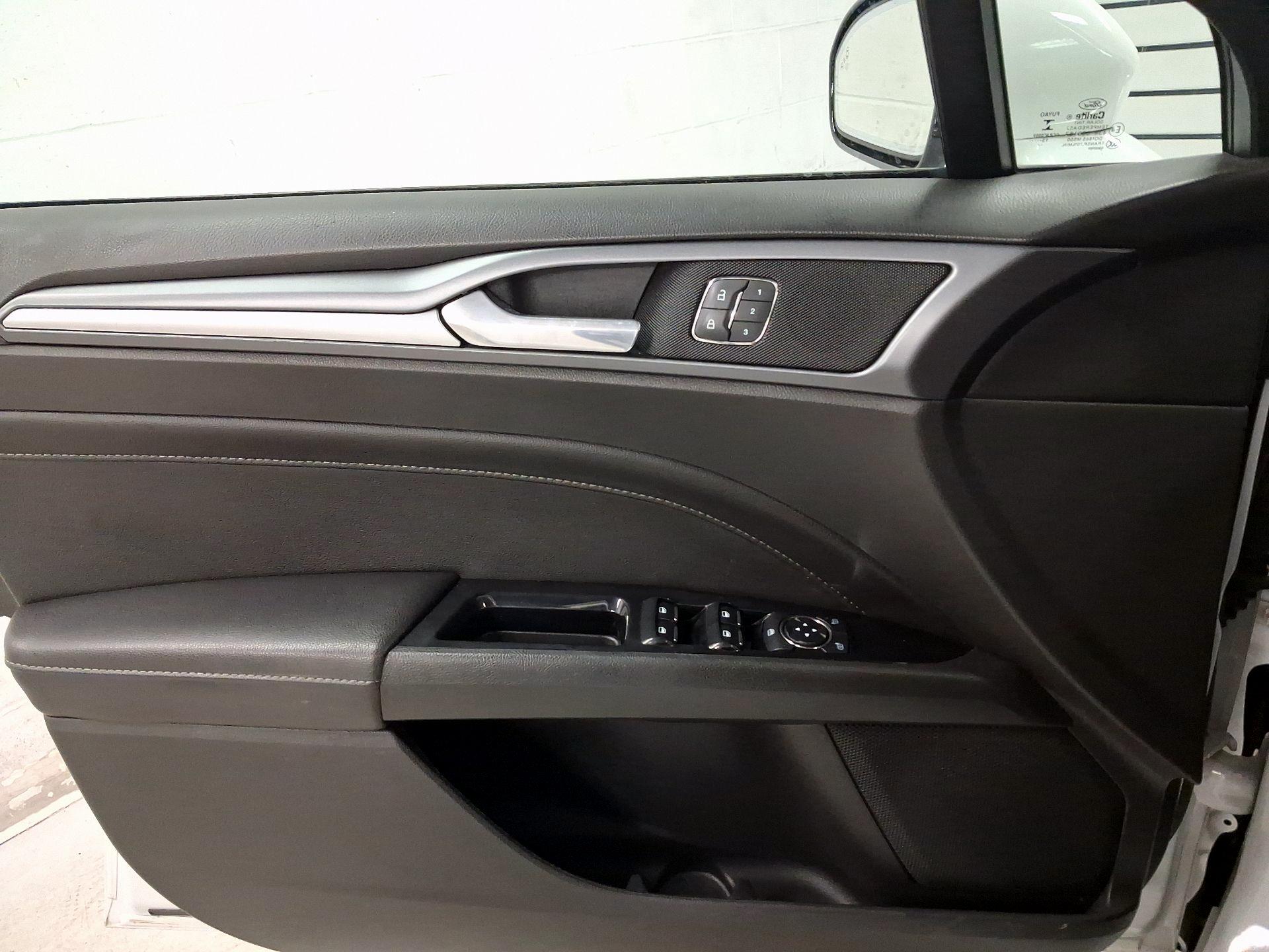 Thumbnail: 2014 Ford Fusion - 12