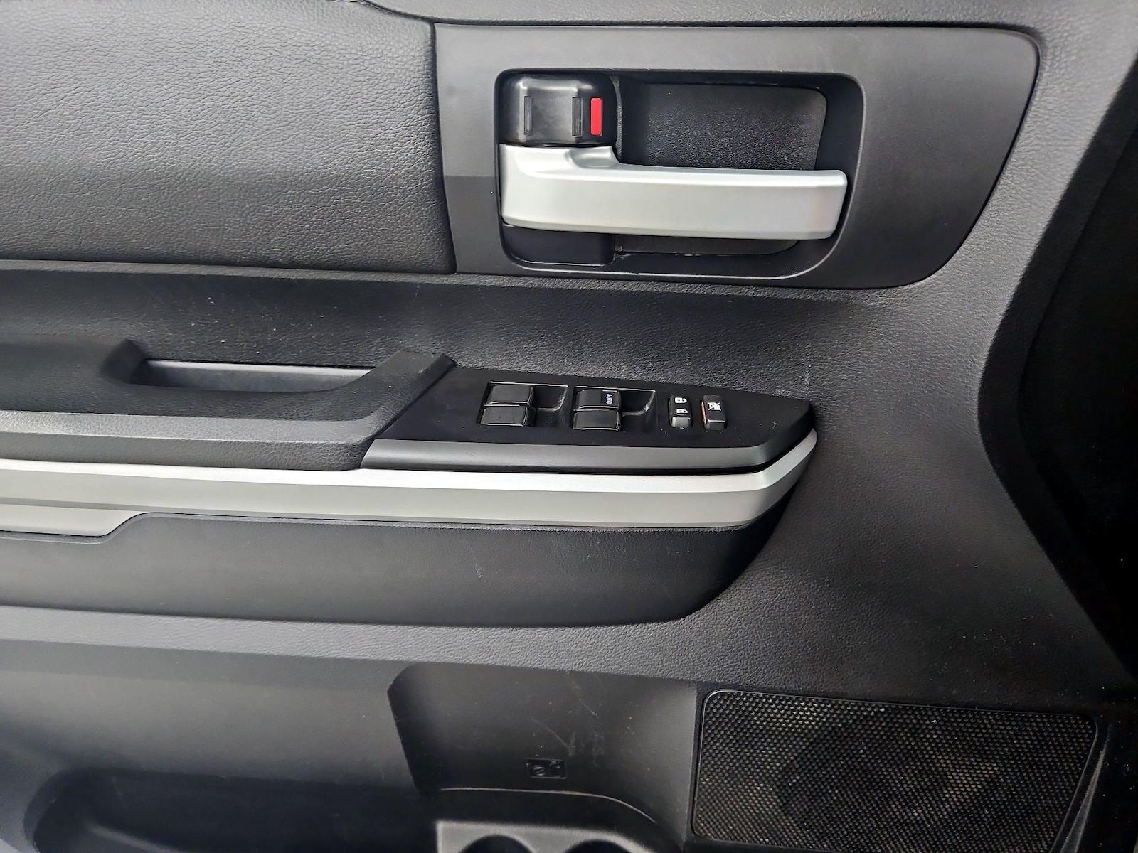 2018 Toyota Tundra SR5 - Photo 13