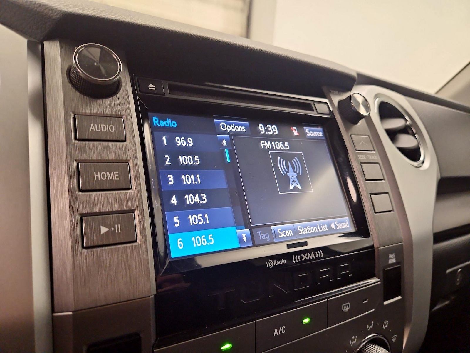 2018 Toyota Tundra SR5 - Photo 16