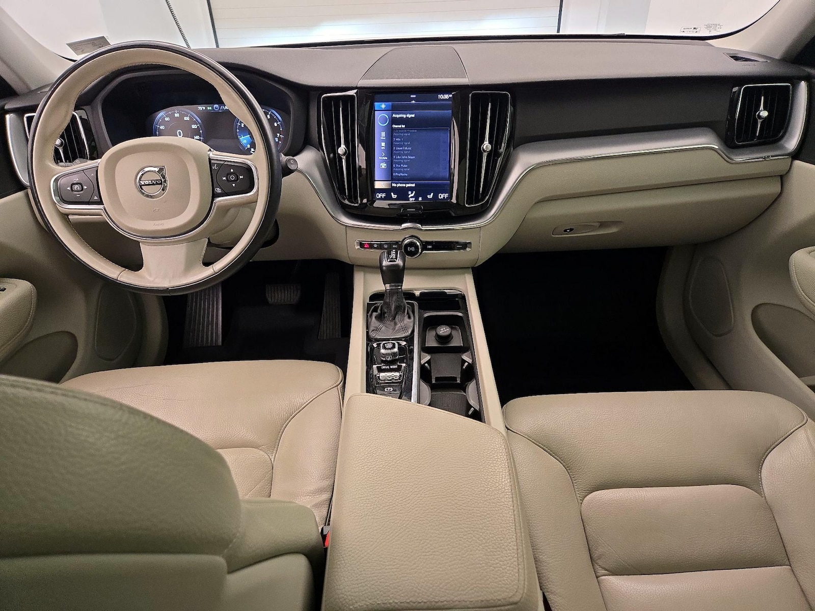 2018 Volvo XC60 Momentum - Photo 10