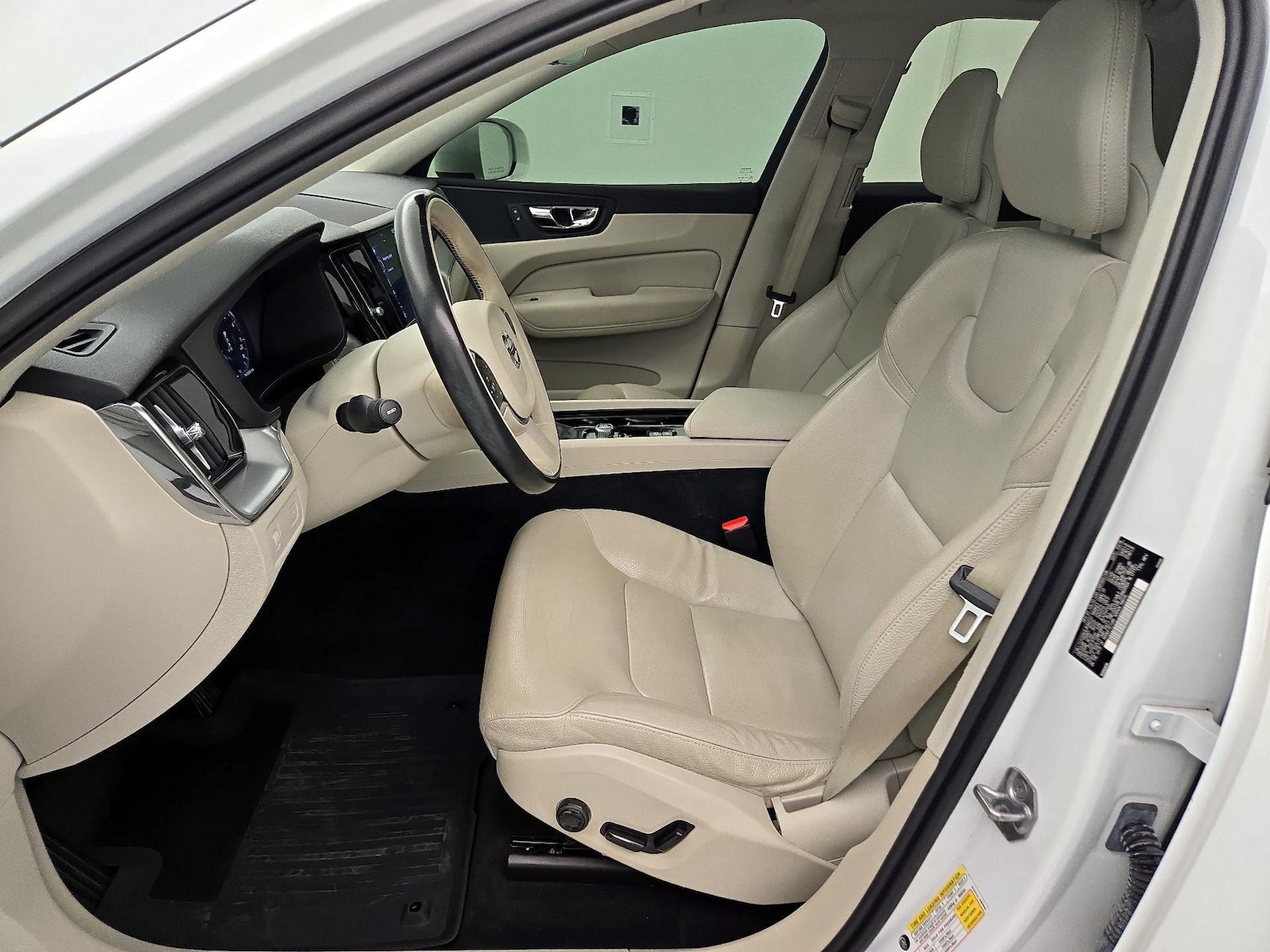 2018 Volvo XC60 Momentum - Photo 12