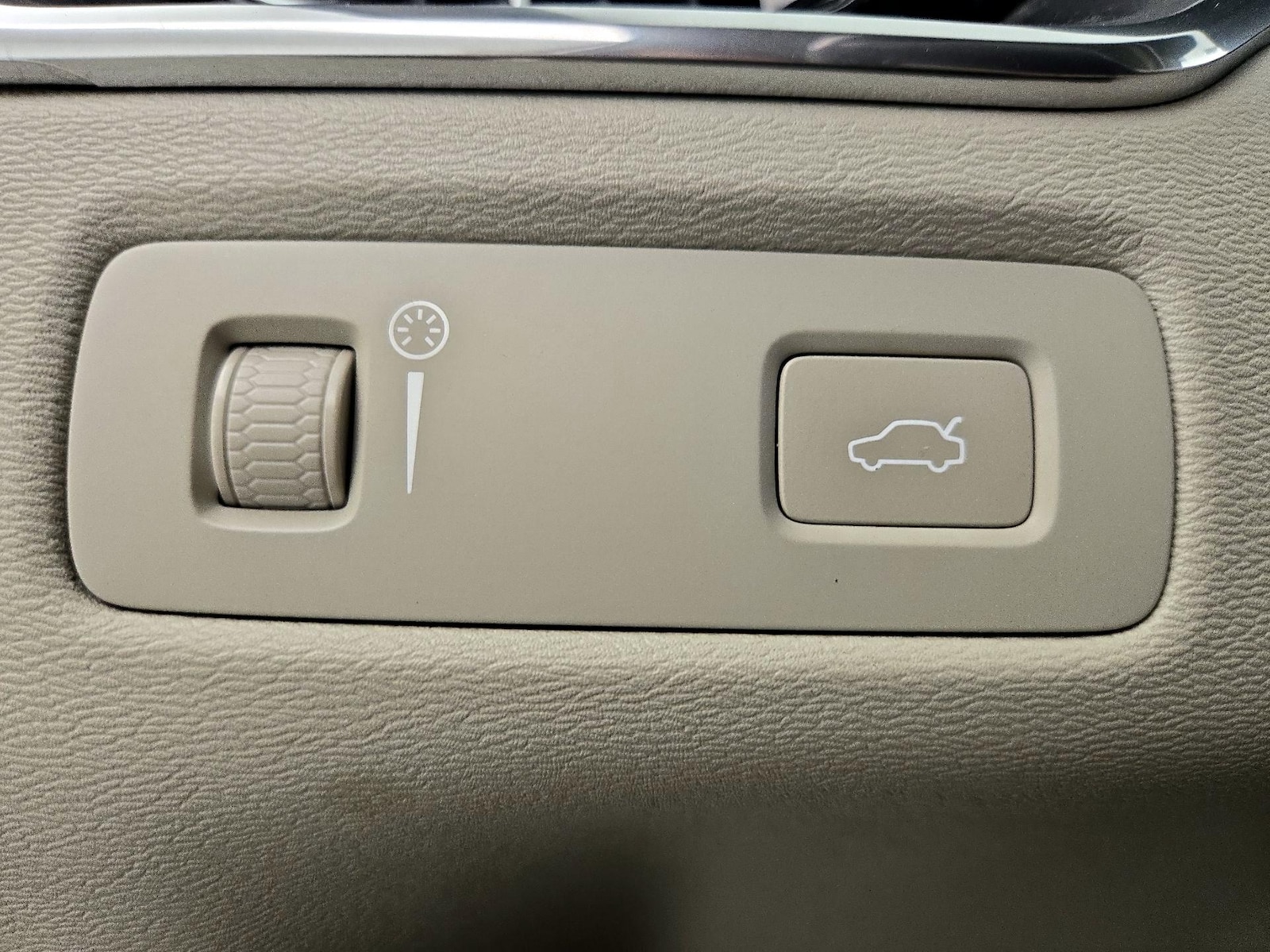 2018 Volvo XC60 Momentum - Photo 14