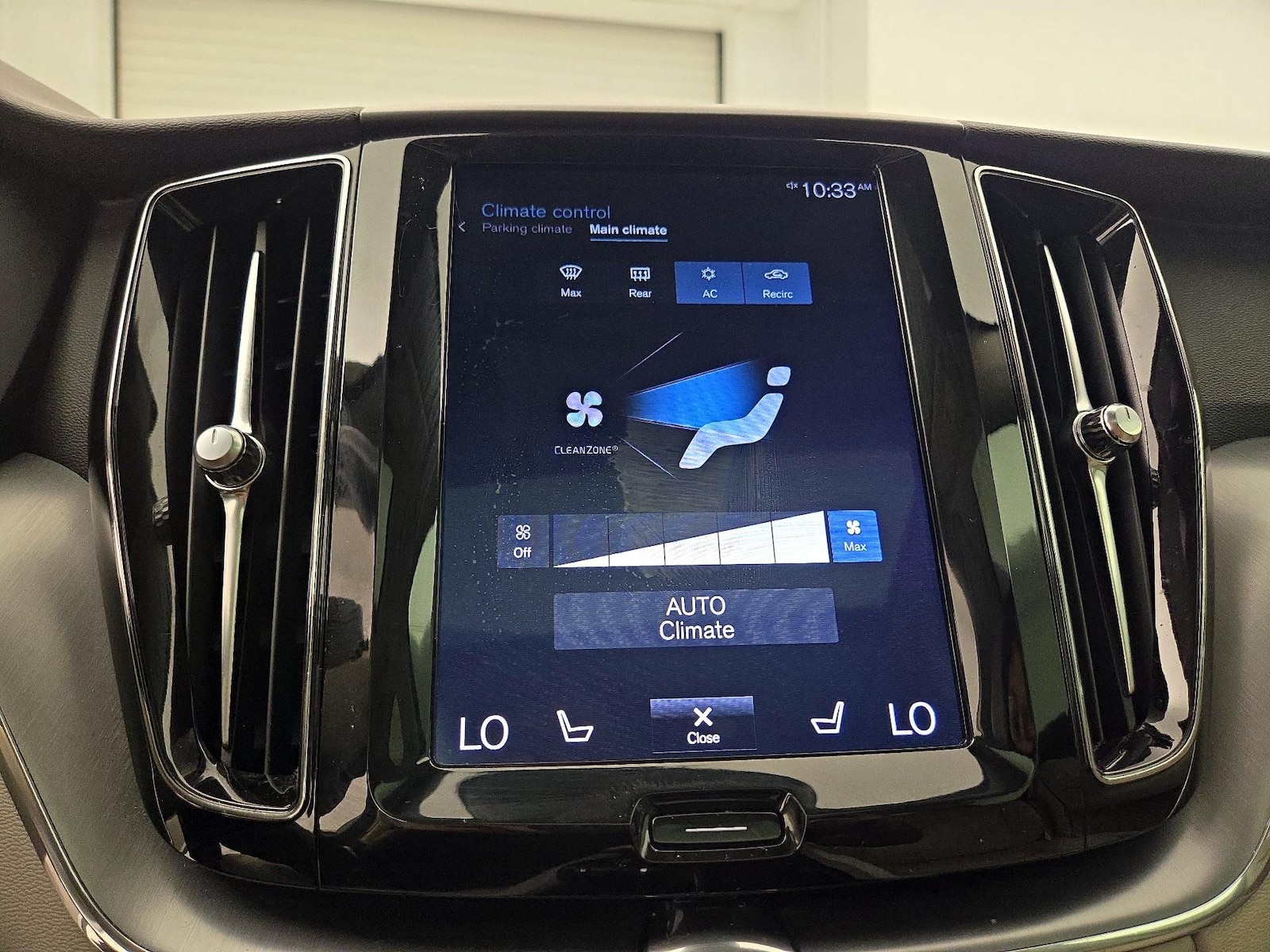 2018 Volvo XC60 Momentum - Photo 18
