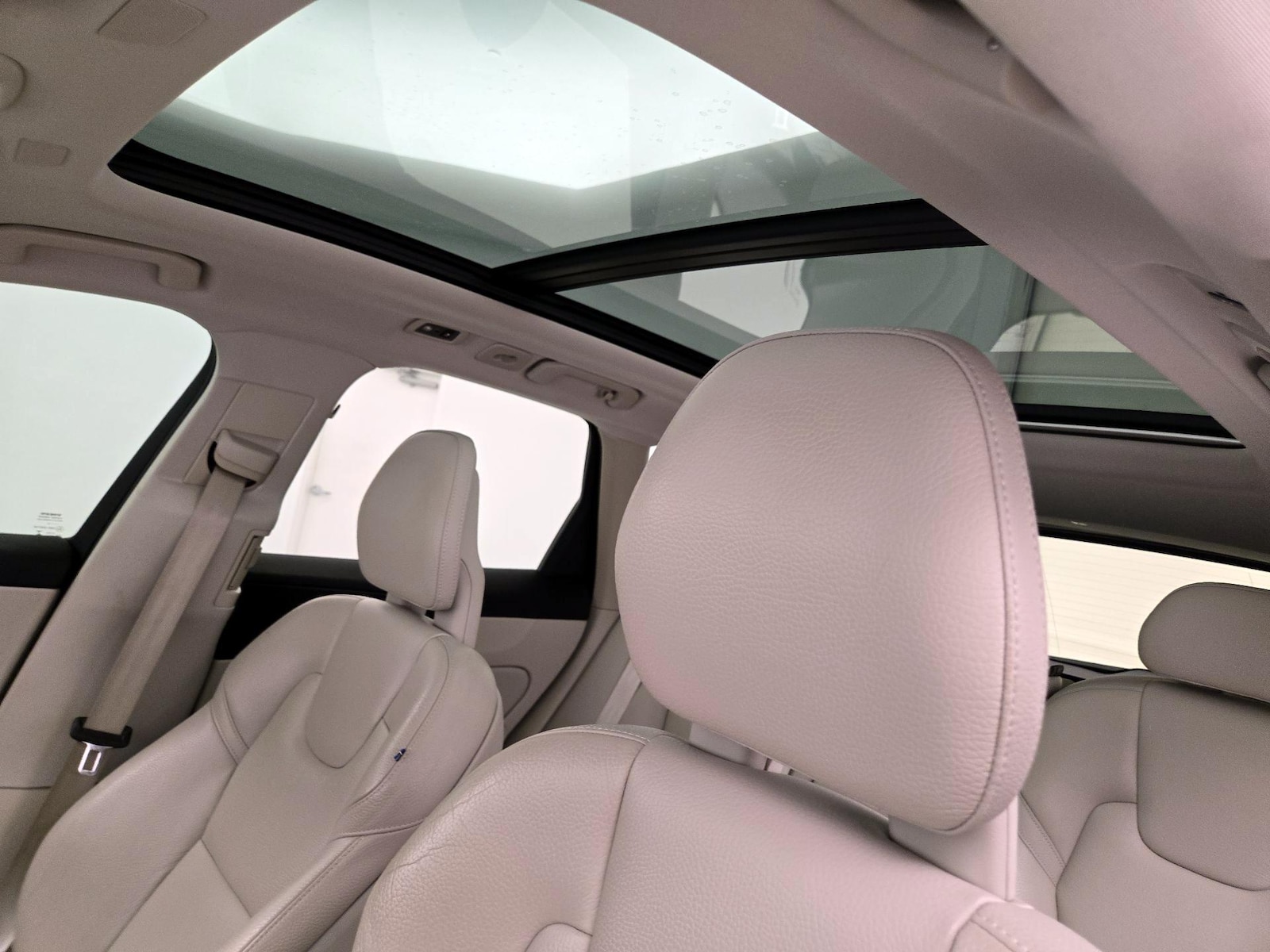 2018 Volvo XC60 Momentum - Photo 21