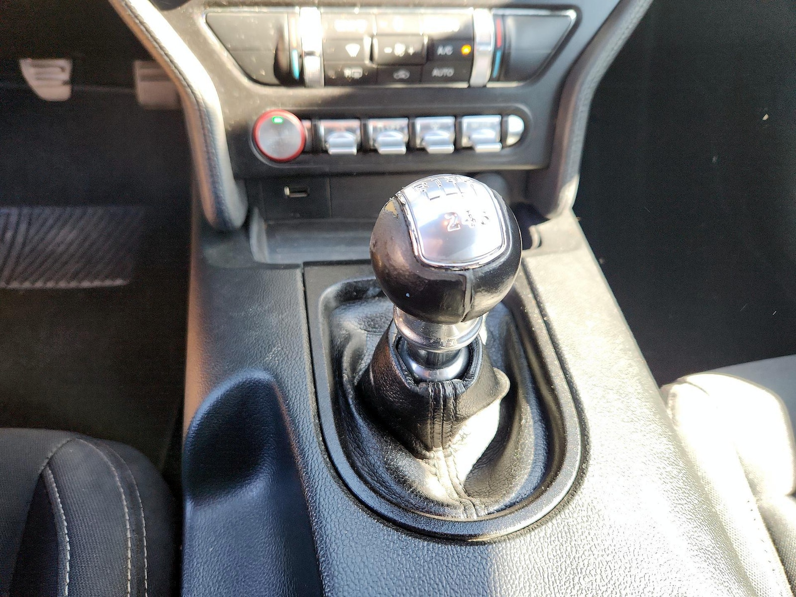 2019 Ford Mustang GT - Photo 17