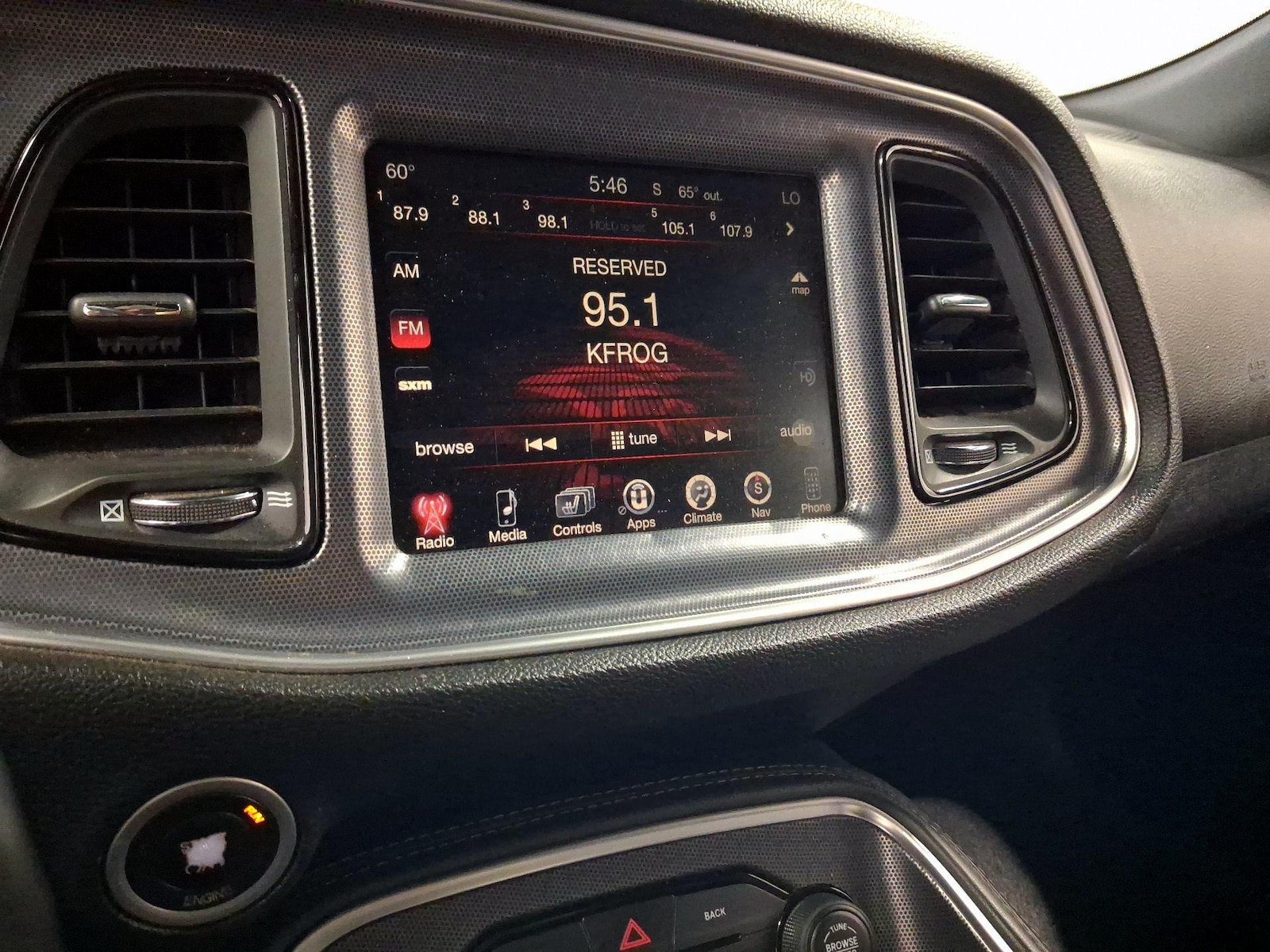 2015 Dodge Challenger SXT - Photo 15