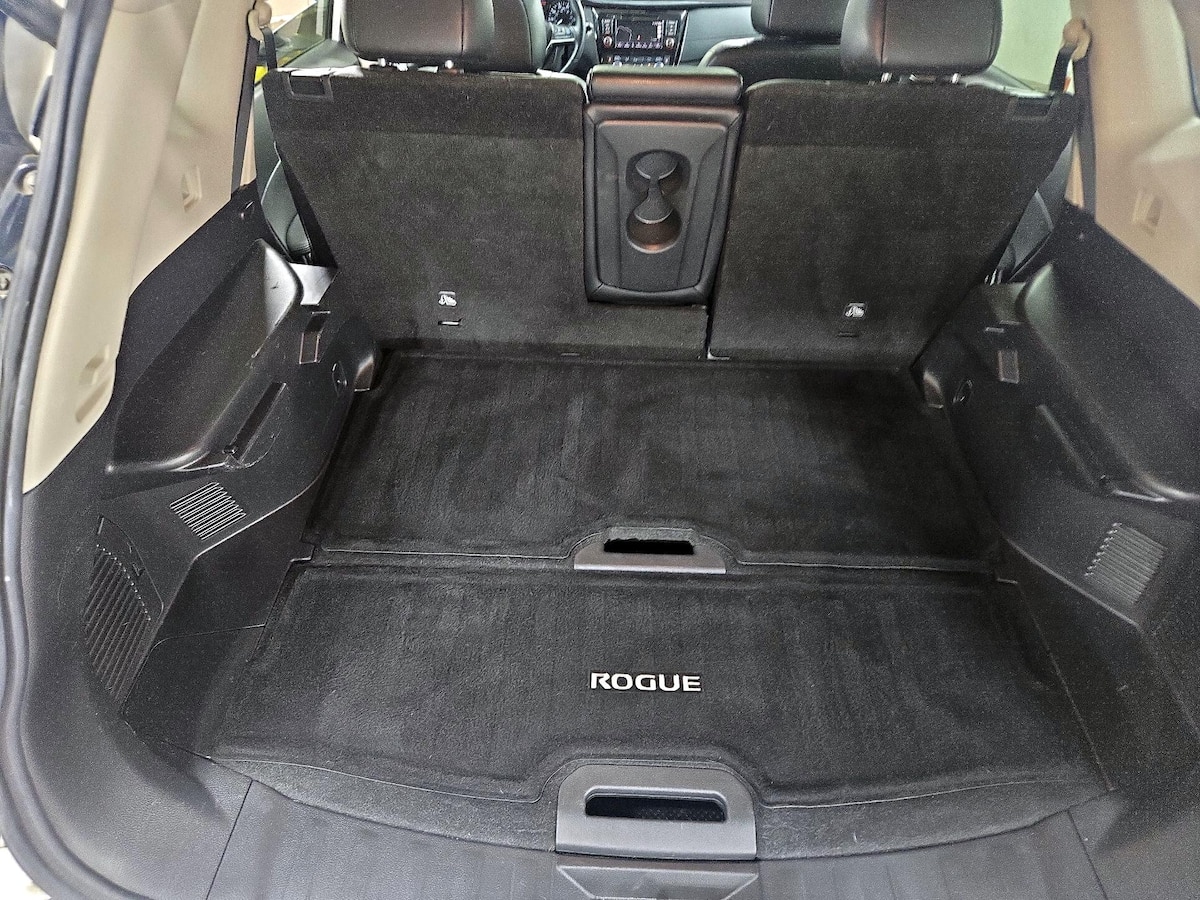Trunk/Cargo (Seats Up)