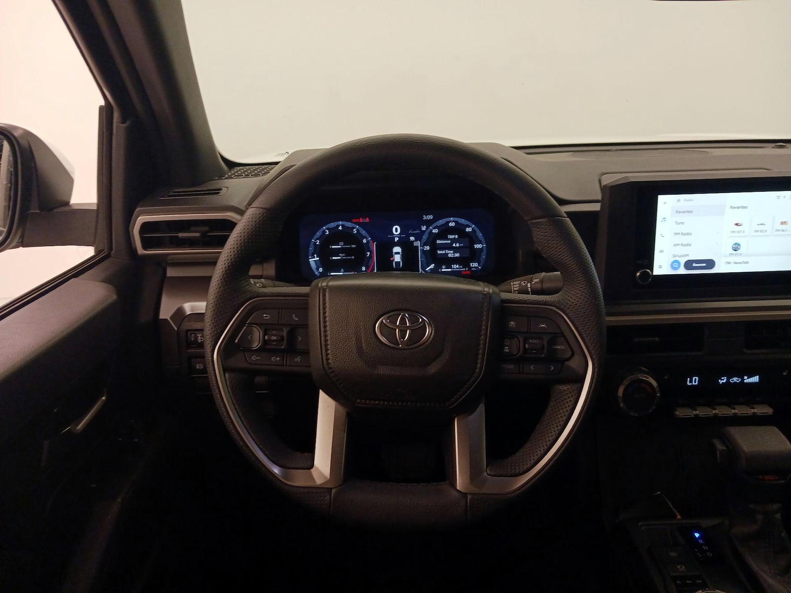 2025 Toyota Tacoma TRD Off Road - Photo 11