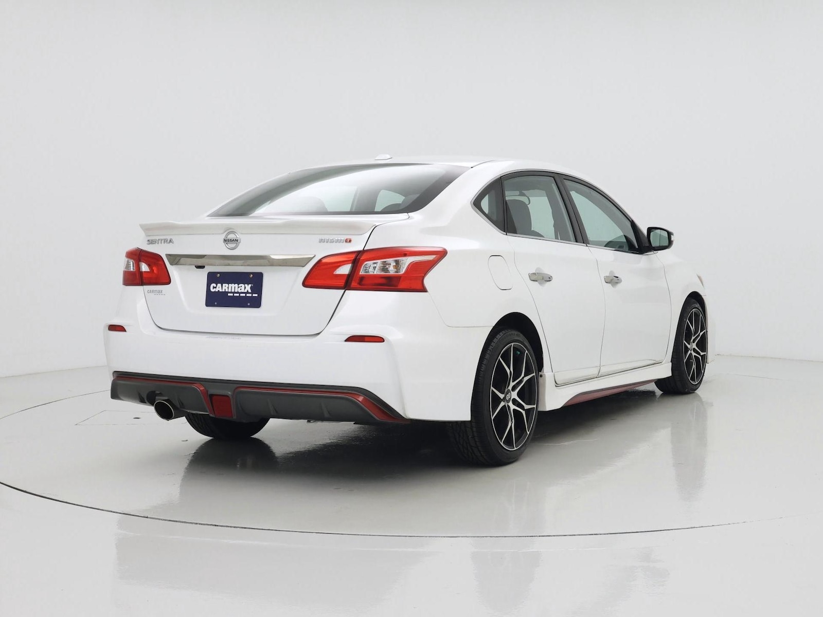 2018 Nissan Sentra Nismo - Photo 9