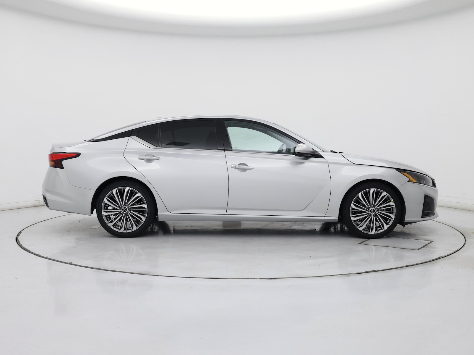 2023 Nissan Altima SL - Photo 8