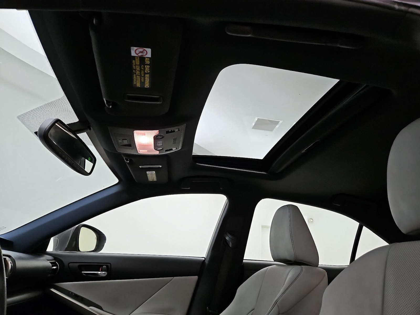 Sunroof(s) & Overhead Airbags