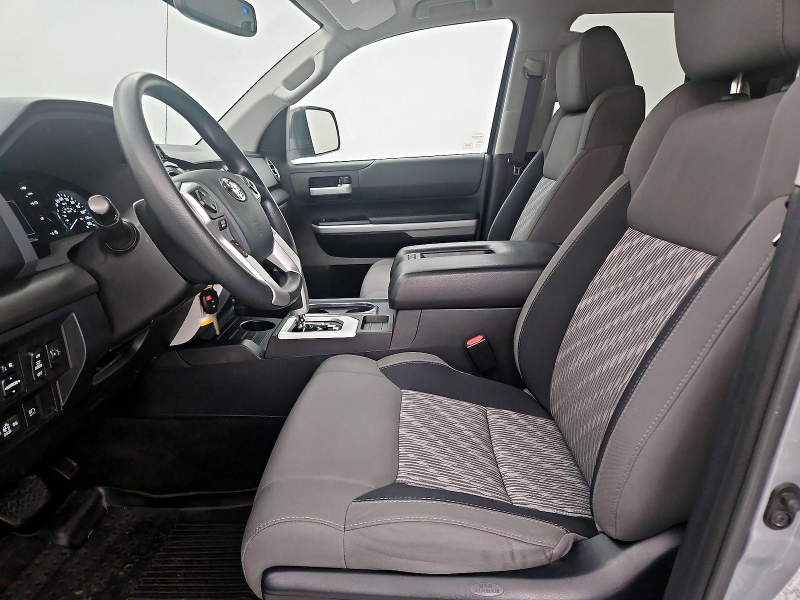 Power Seat(s) & Side Airbags