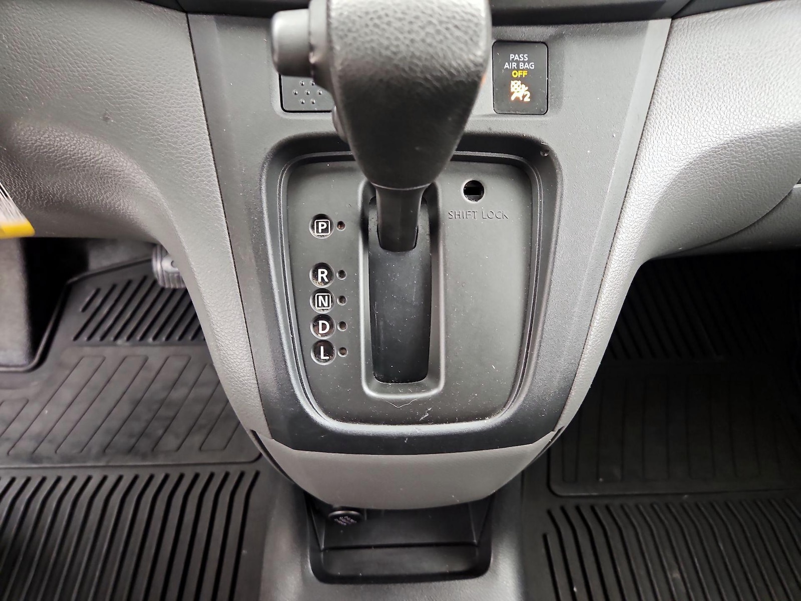 2017 Nissan NV200 SV - Photo 19