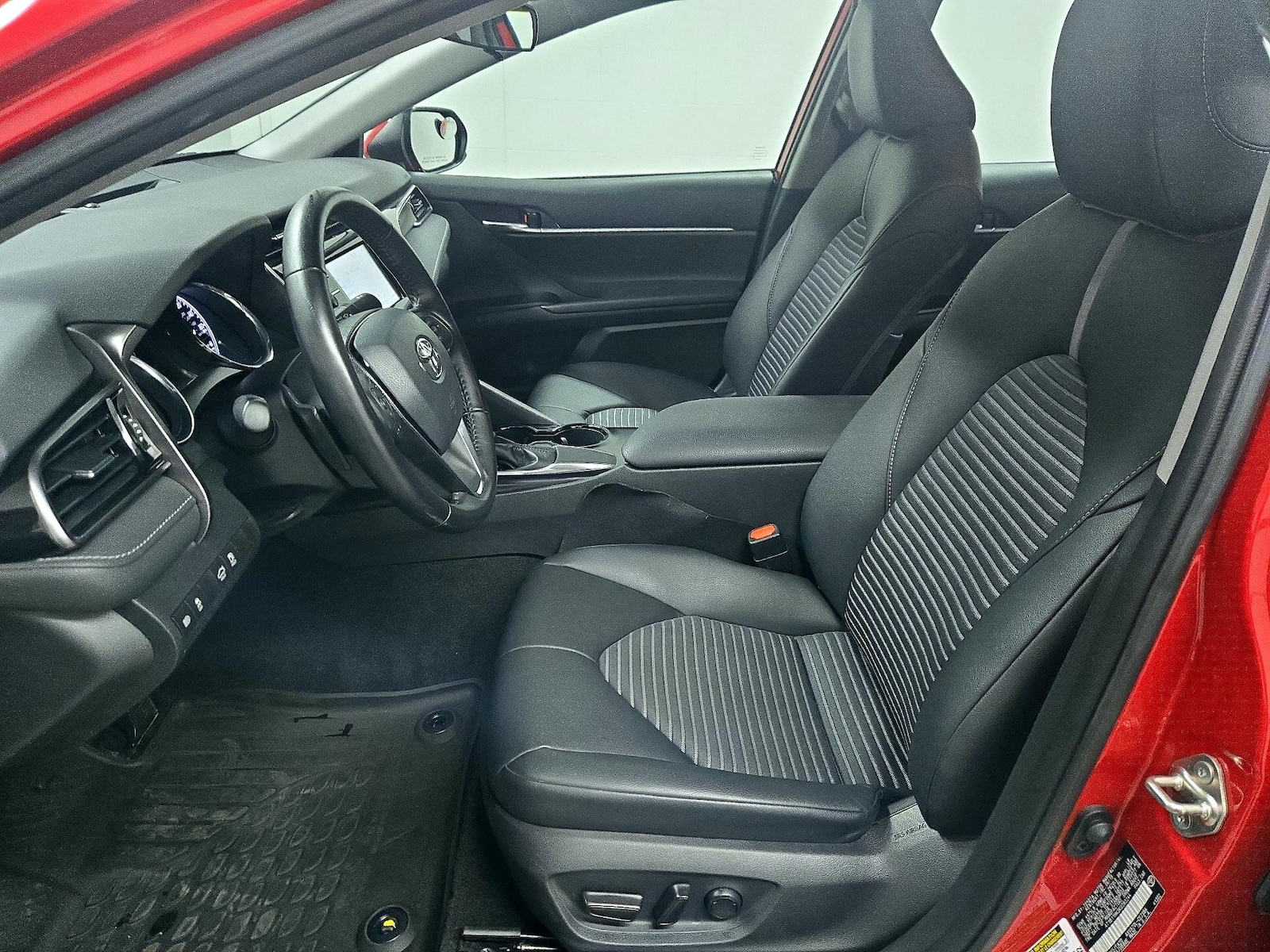 Power Seat(s) & Side Airbags
