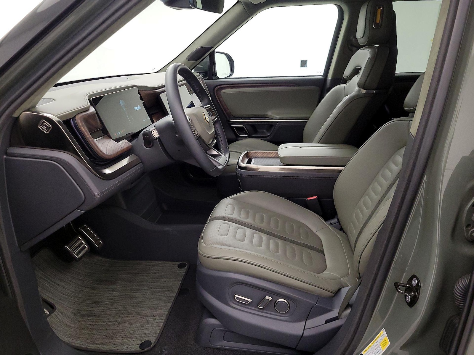 2022 Rivian R1T Launch Edition - Photo 12