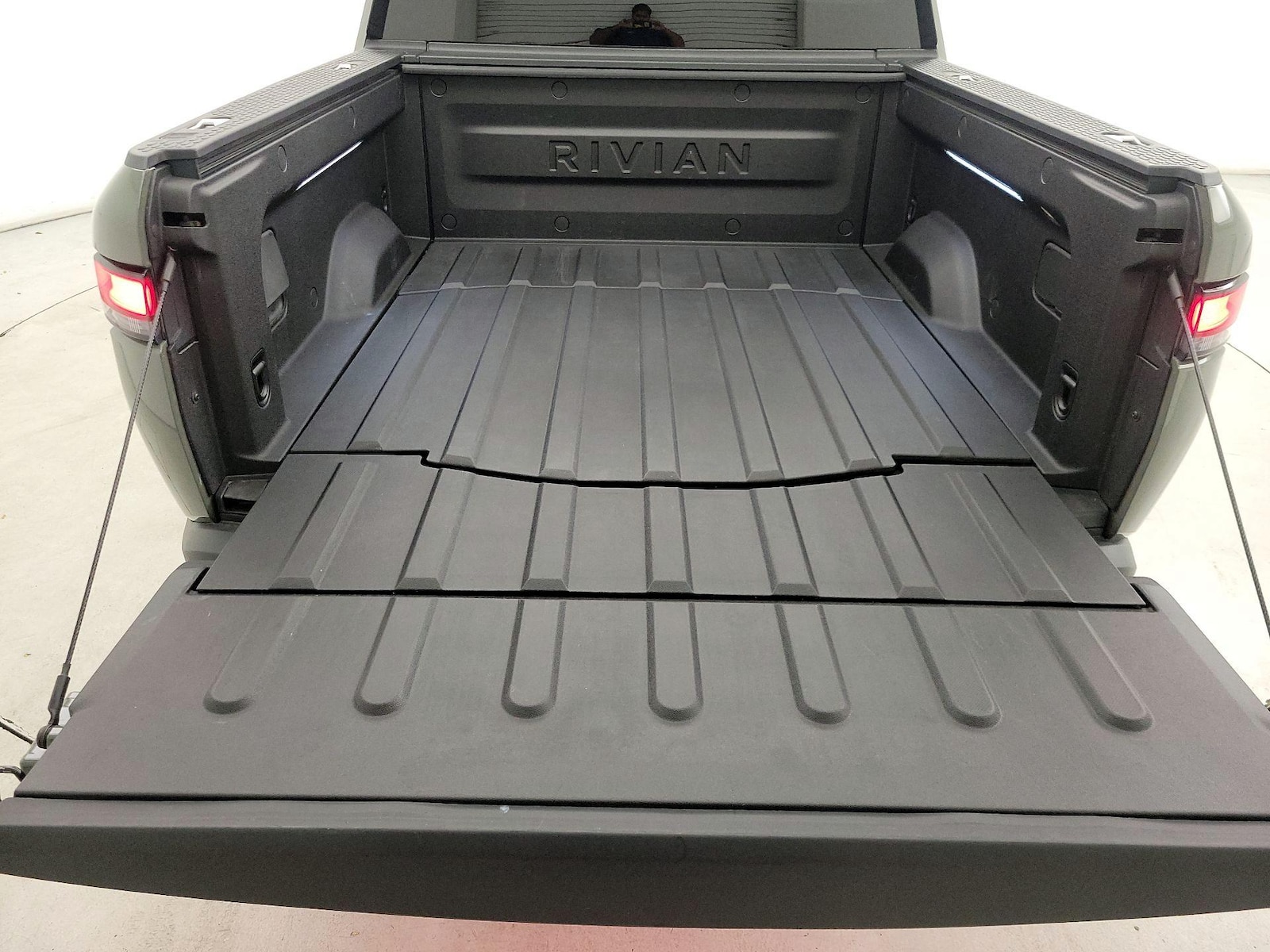 2022 Rivian R1T Launch Edition - Photo 22