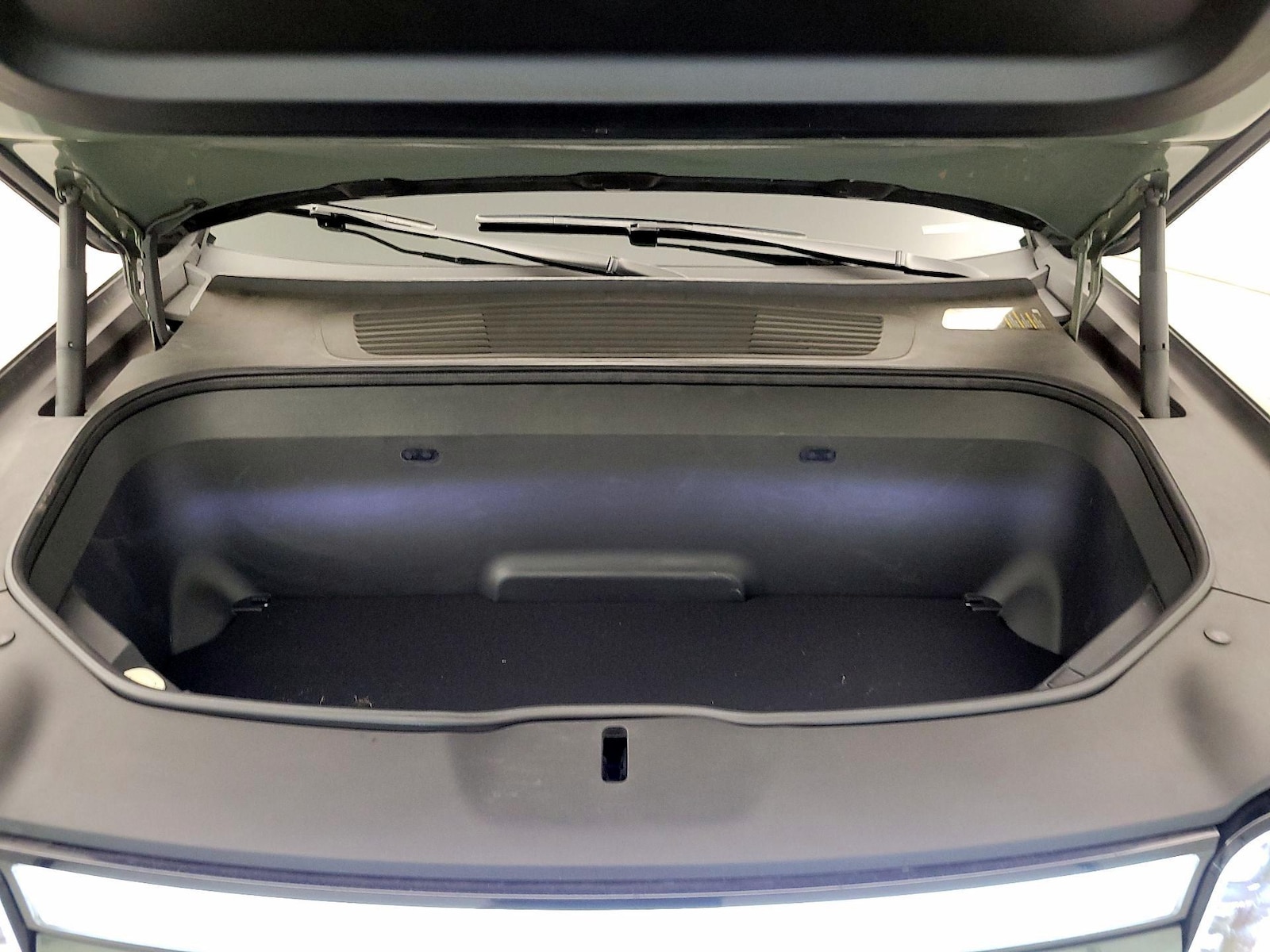 2022 Rivian R1T Launch Edition - Photo 23