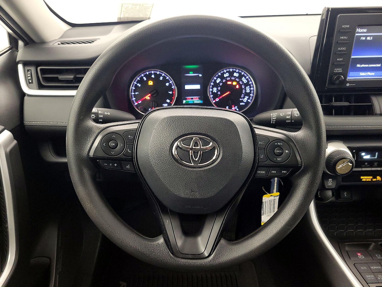 2020 Toyota RAV4 LE - Photo 11