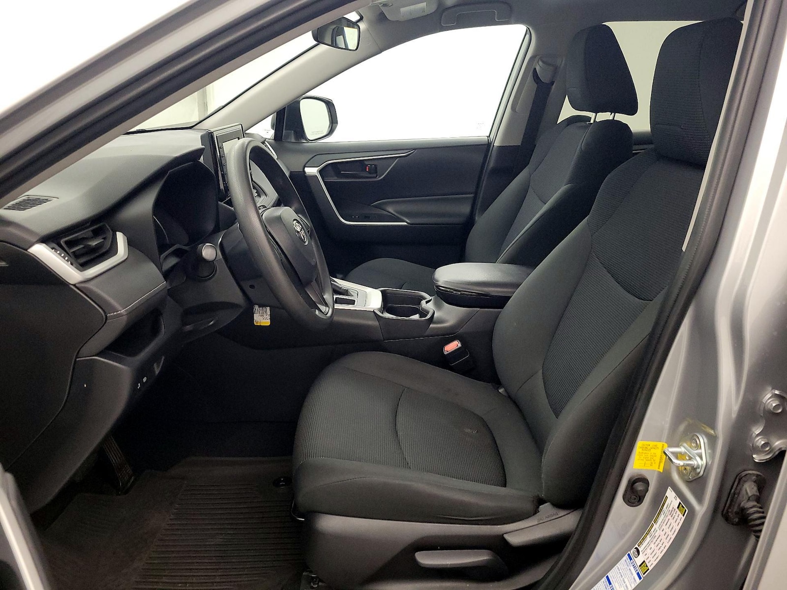 2020 Toyota RAV4 LE - Photo 12