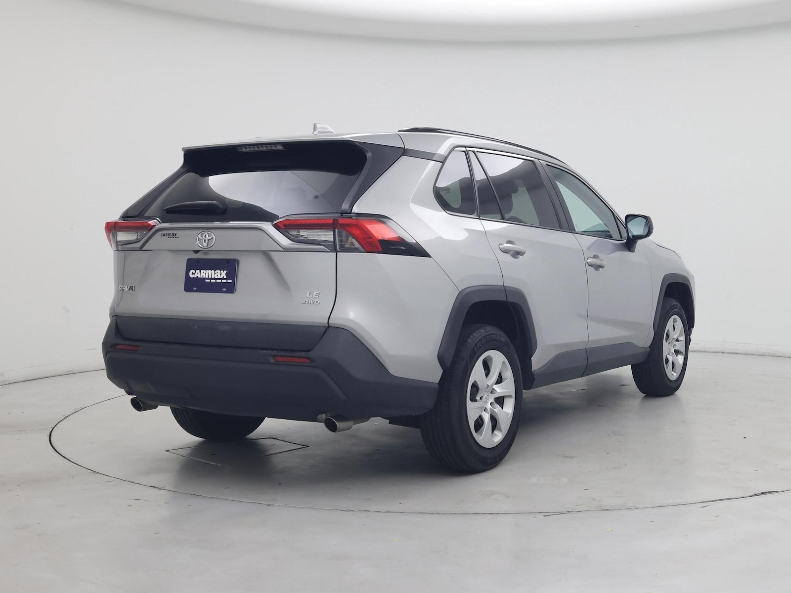 2020 Toyota RAV4 LE - Photo 9