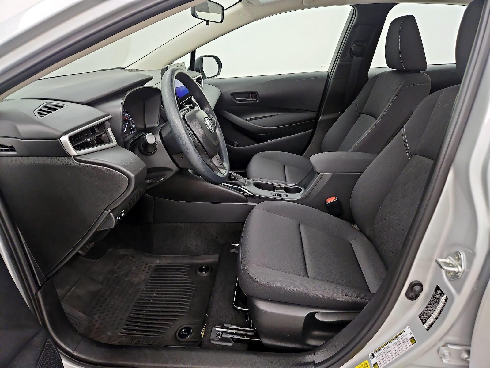 2024 Toyota Corolla LE - Photo 12