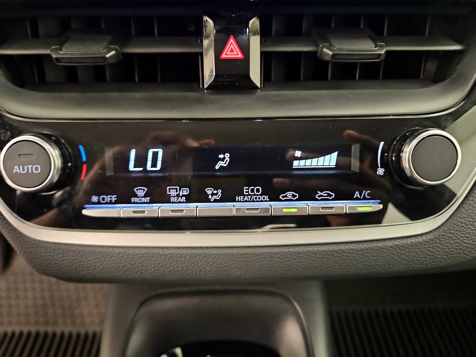 2024 Toyota Corolla LE - Photo 17