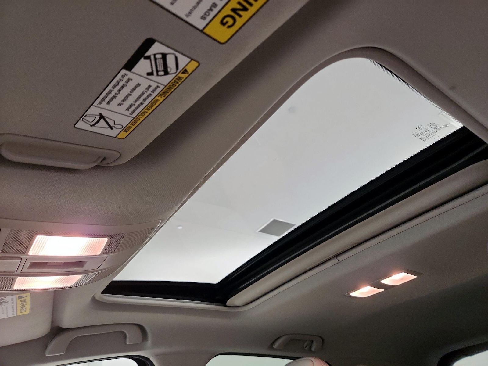 Sunroof(s) & Overhead Airbags