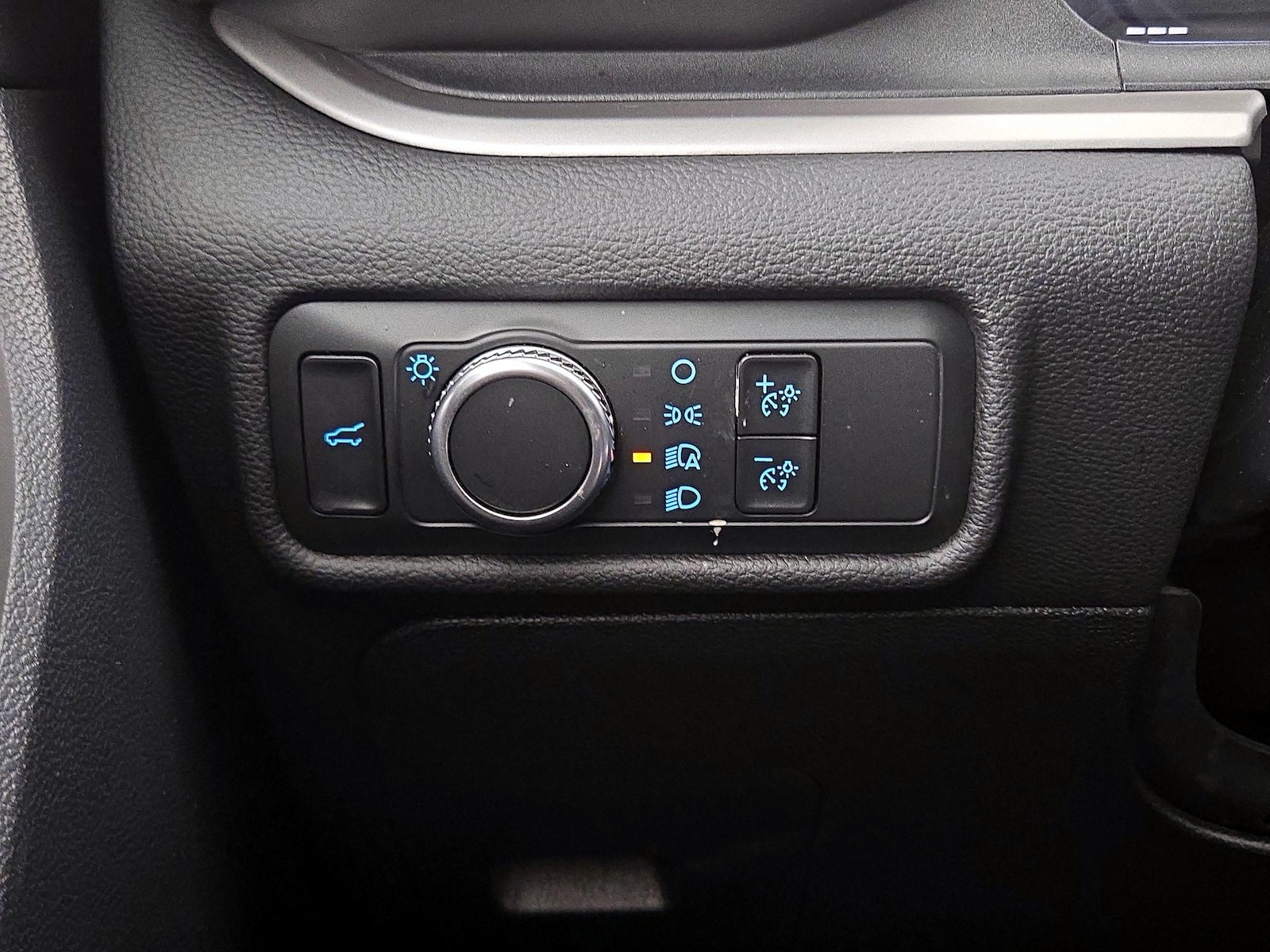 2022 Ford Explorer XLT - Photo 14