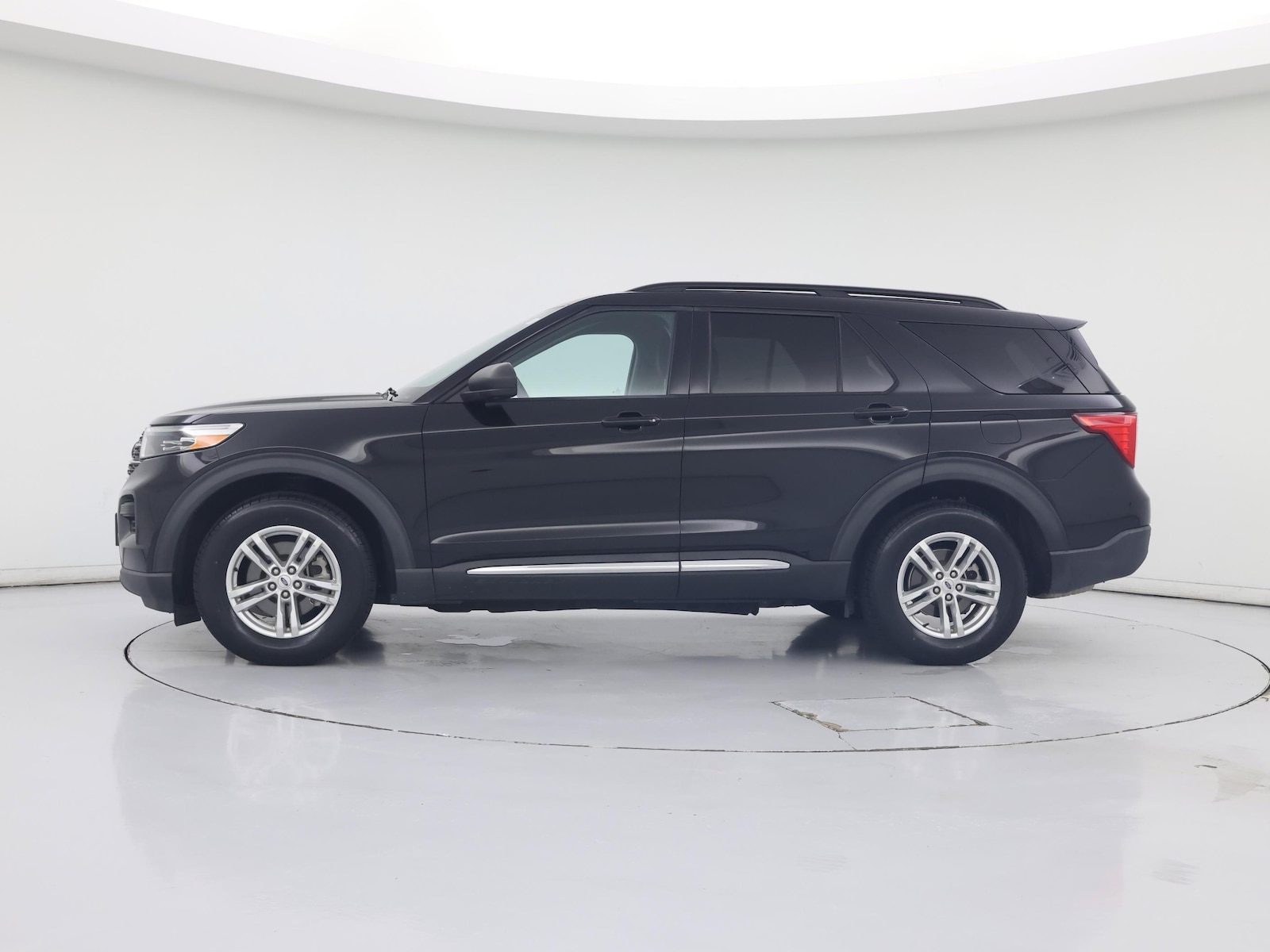 2022 Ford Explorer XLT - Photo 4