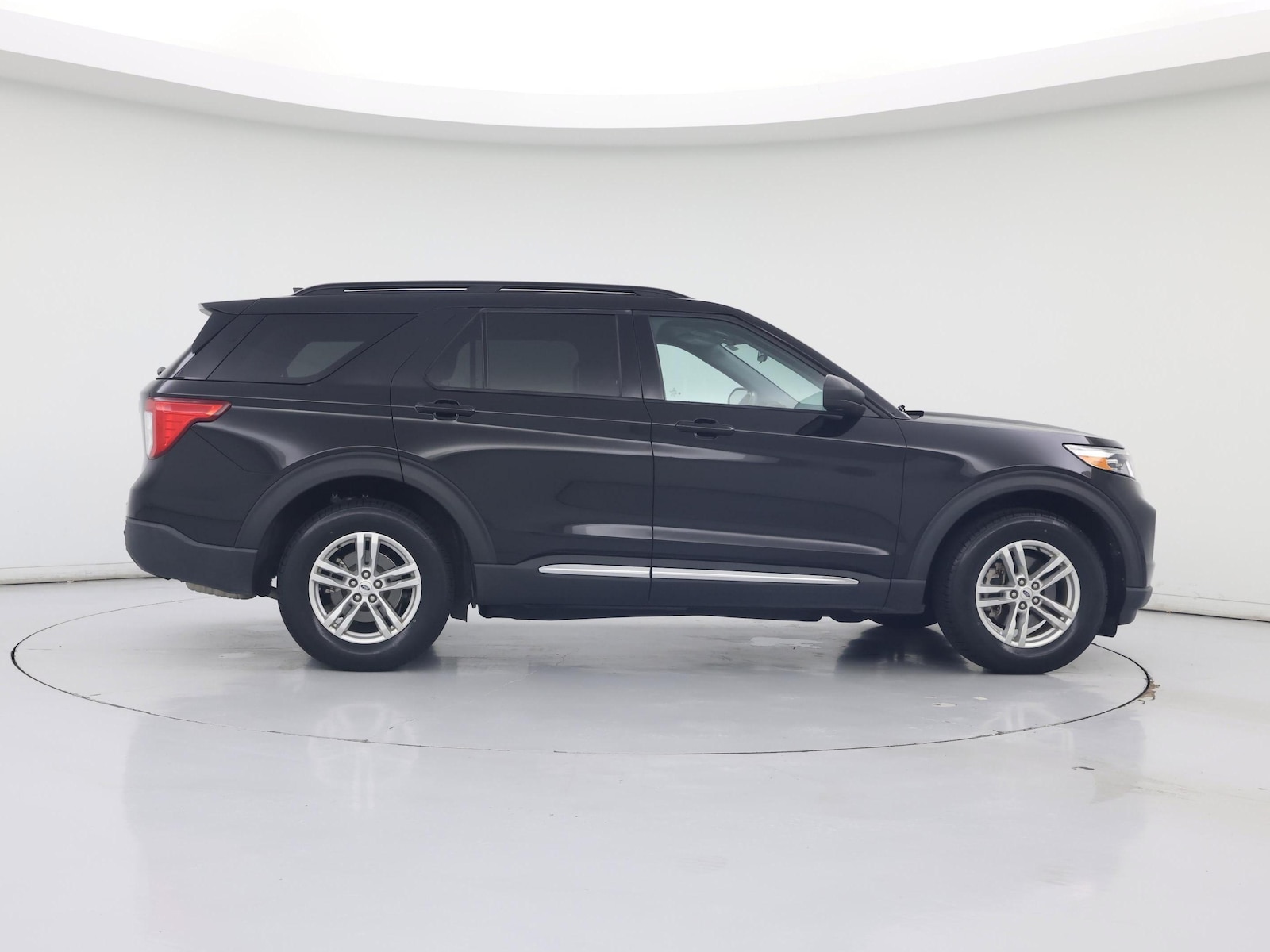 2022 Ford Explorer XLT - Photo 8