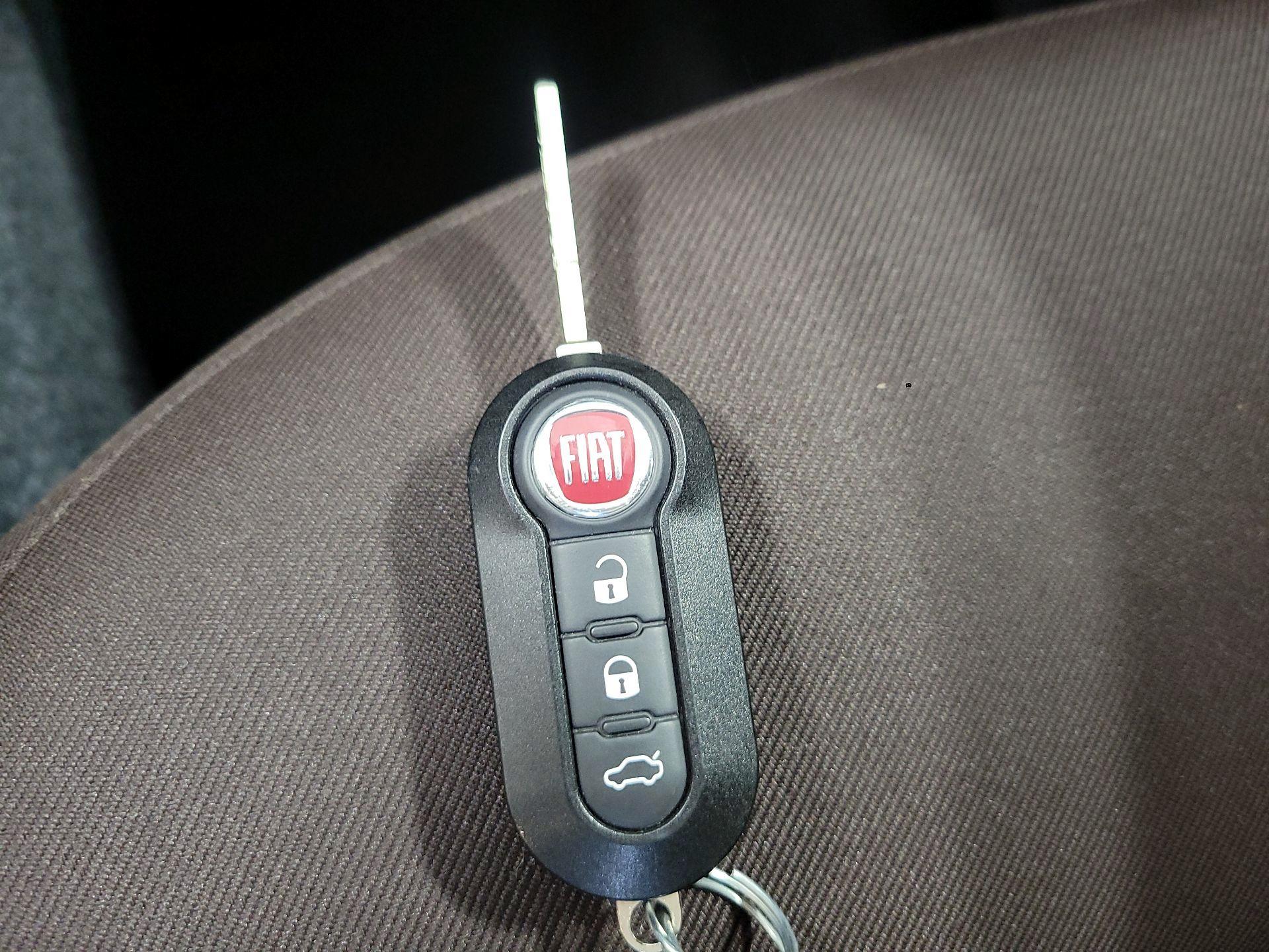Thumbnail: 2015 Fiat 500 - 20