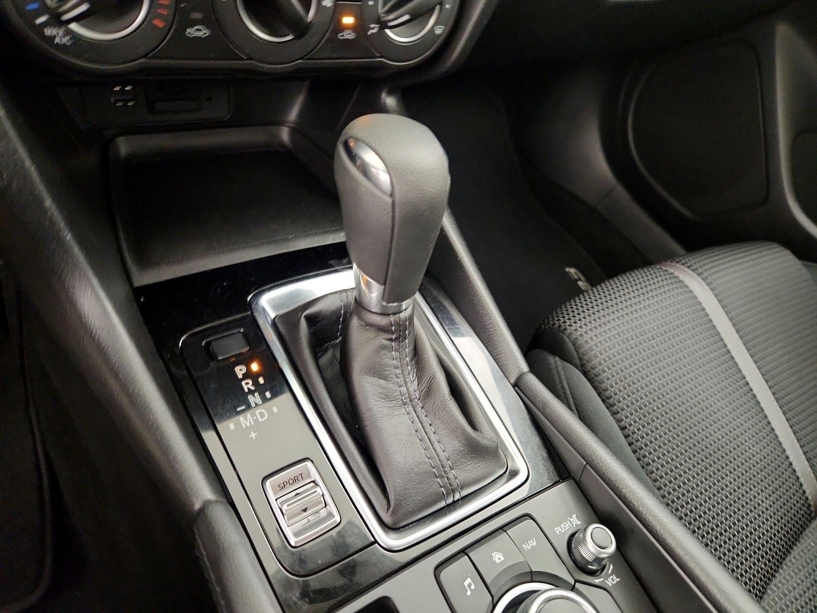 2017 Mazda Mazda3 Sport - Photo 18