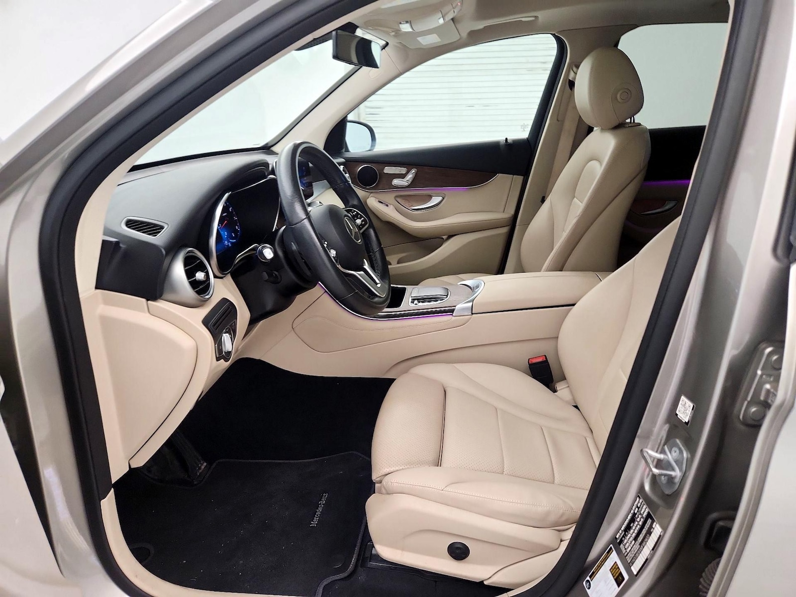 2021 Mercedes-Benz GLC GLC300 - Photo 12