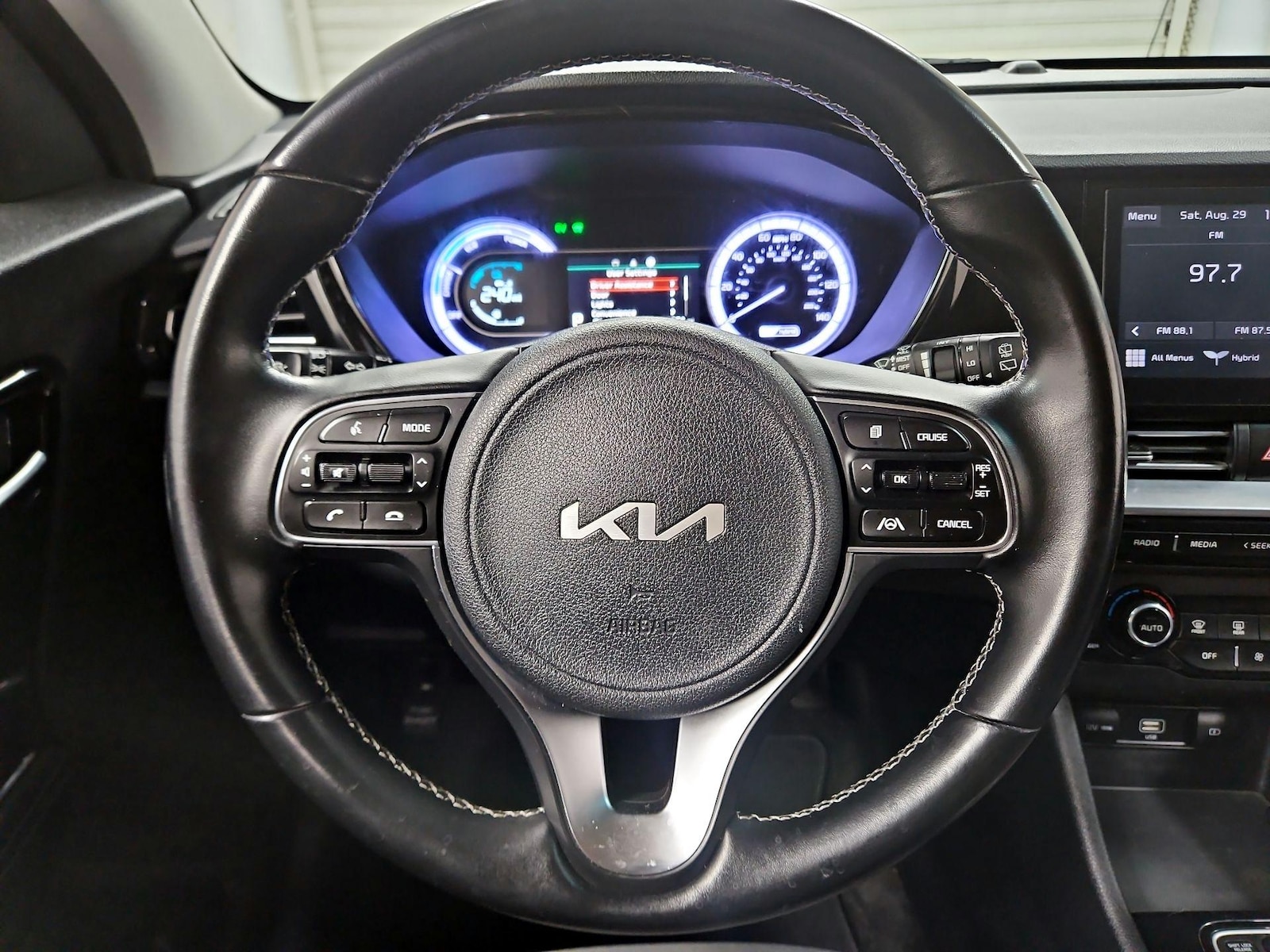 2022 Kia Niro LXS - Photo 11