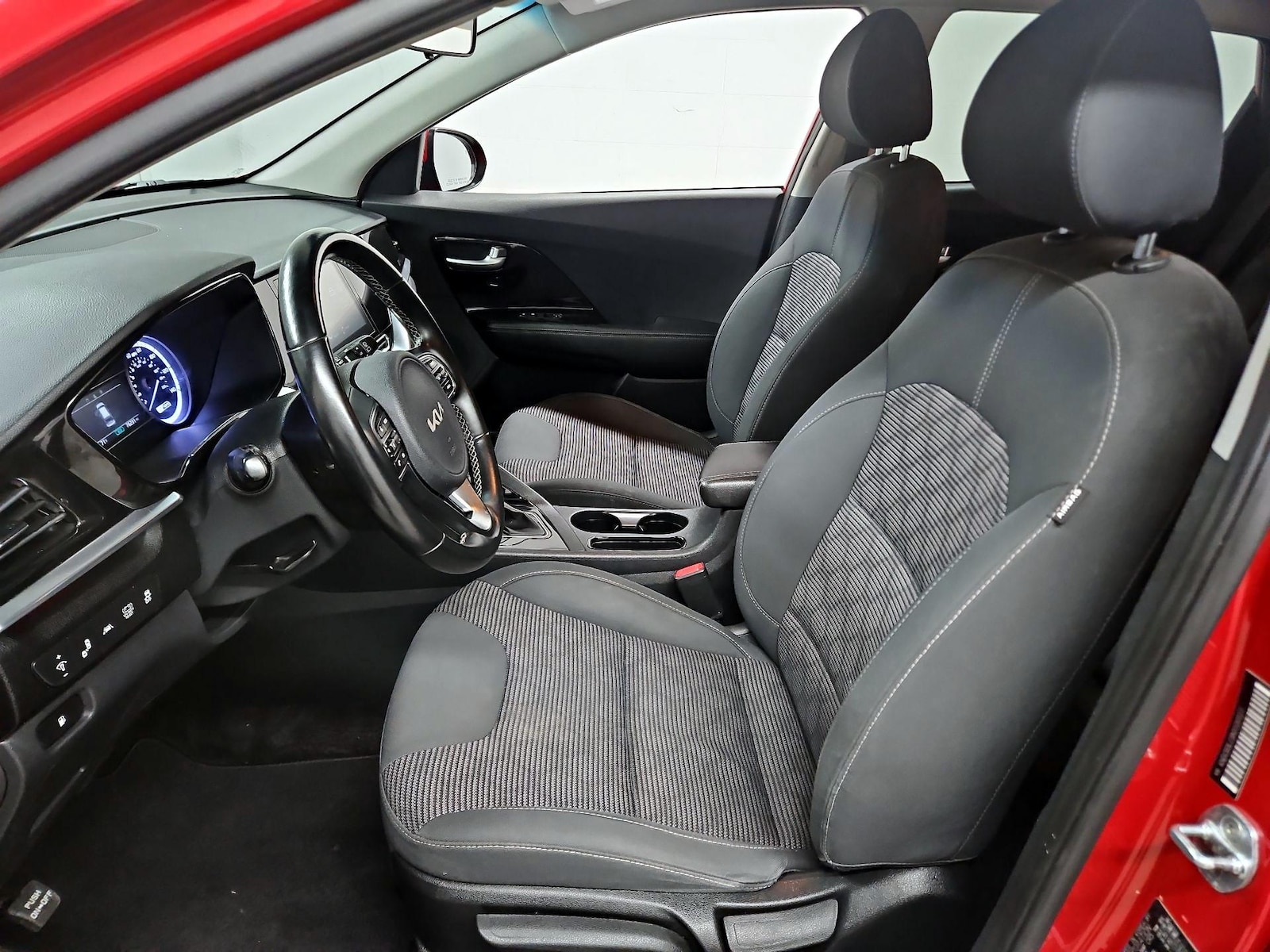 2022 Kia Niro LXS - Photo 12