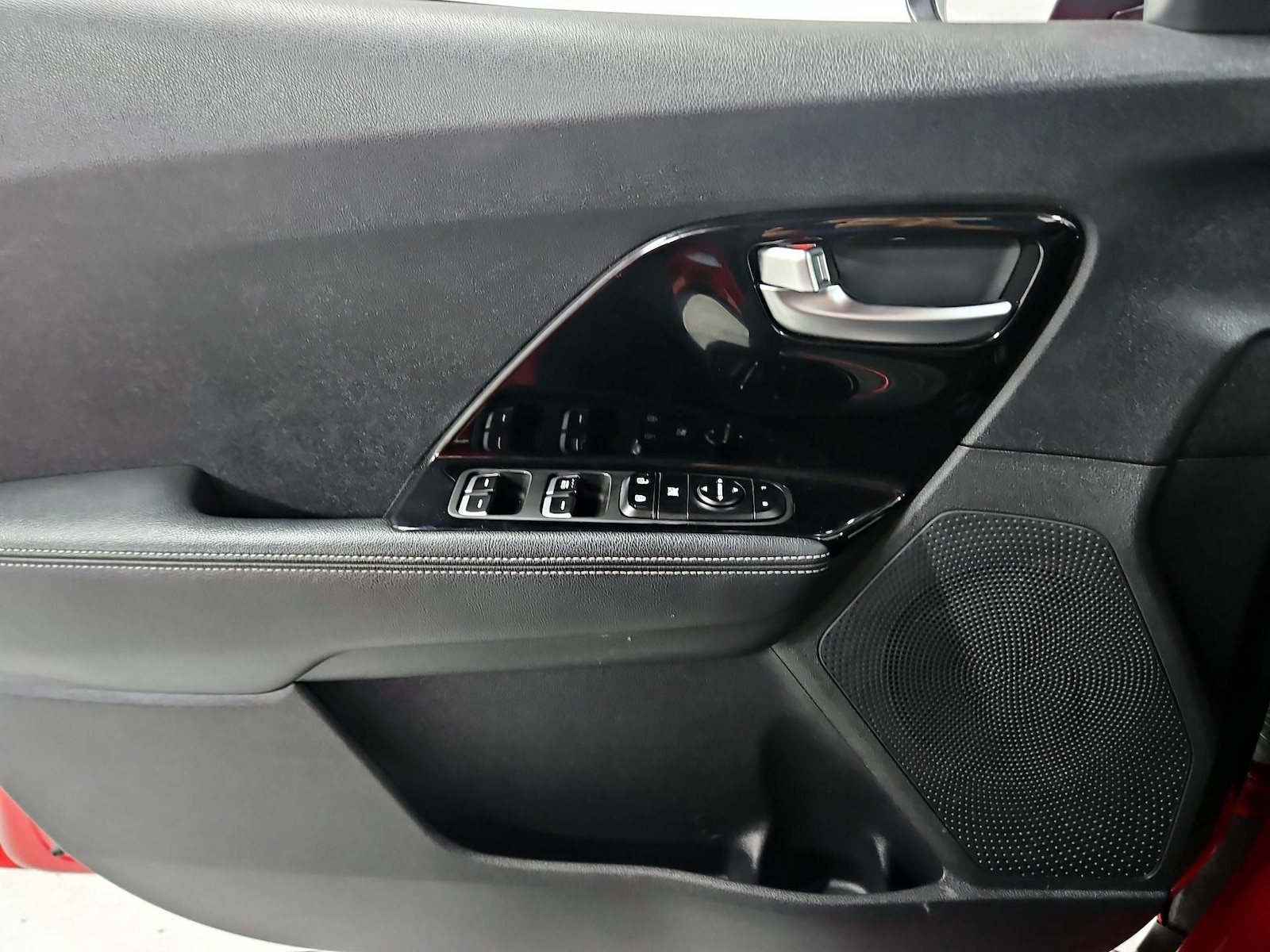 2022 Kia Niro LXS - Photo 13