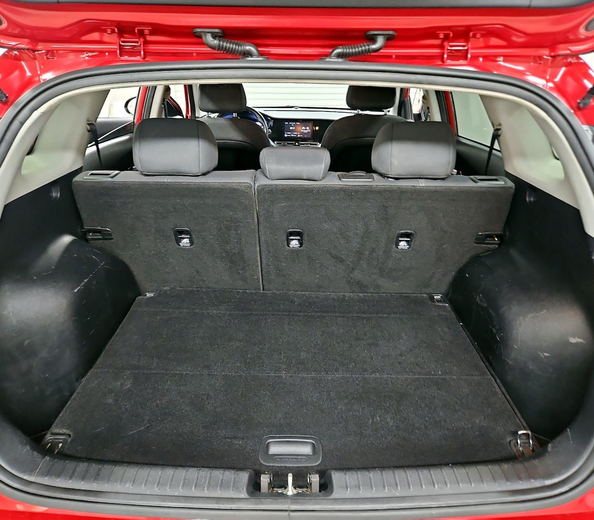Trunk/Cargo (Seats Up)