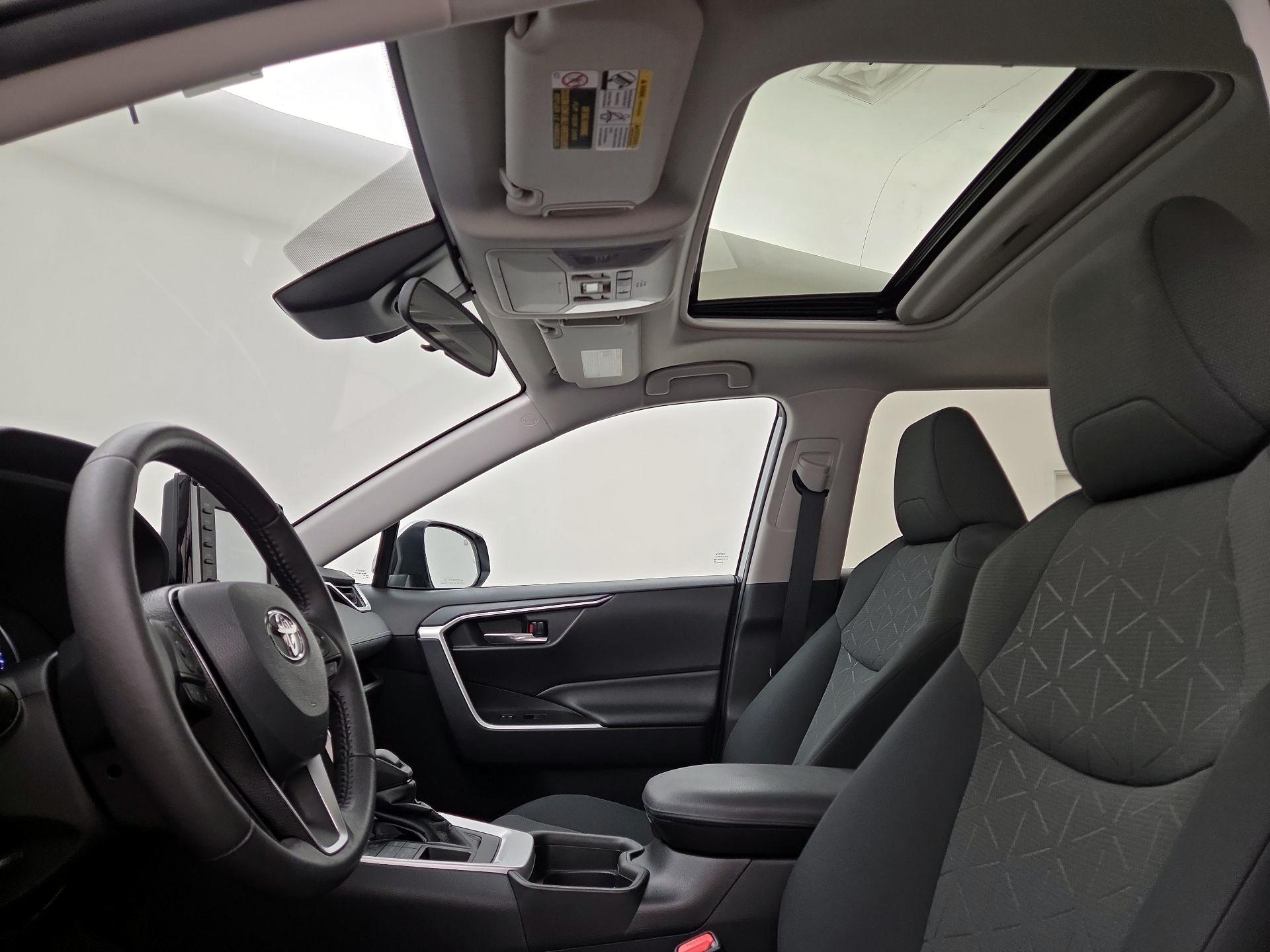 Thumbnail: 2021 Toyota RAV4 - 19