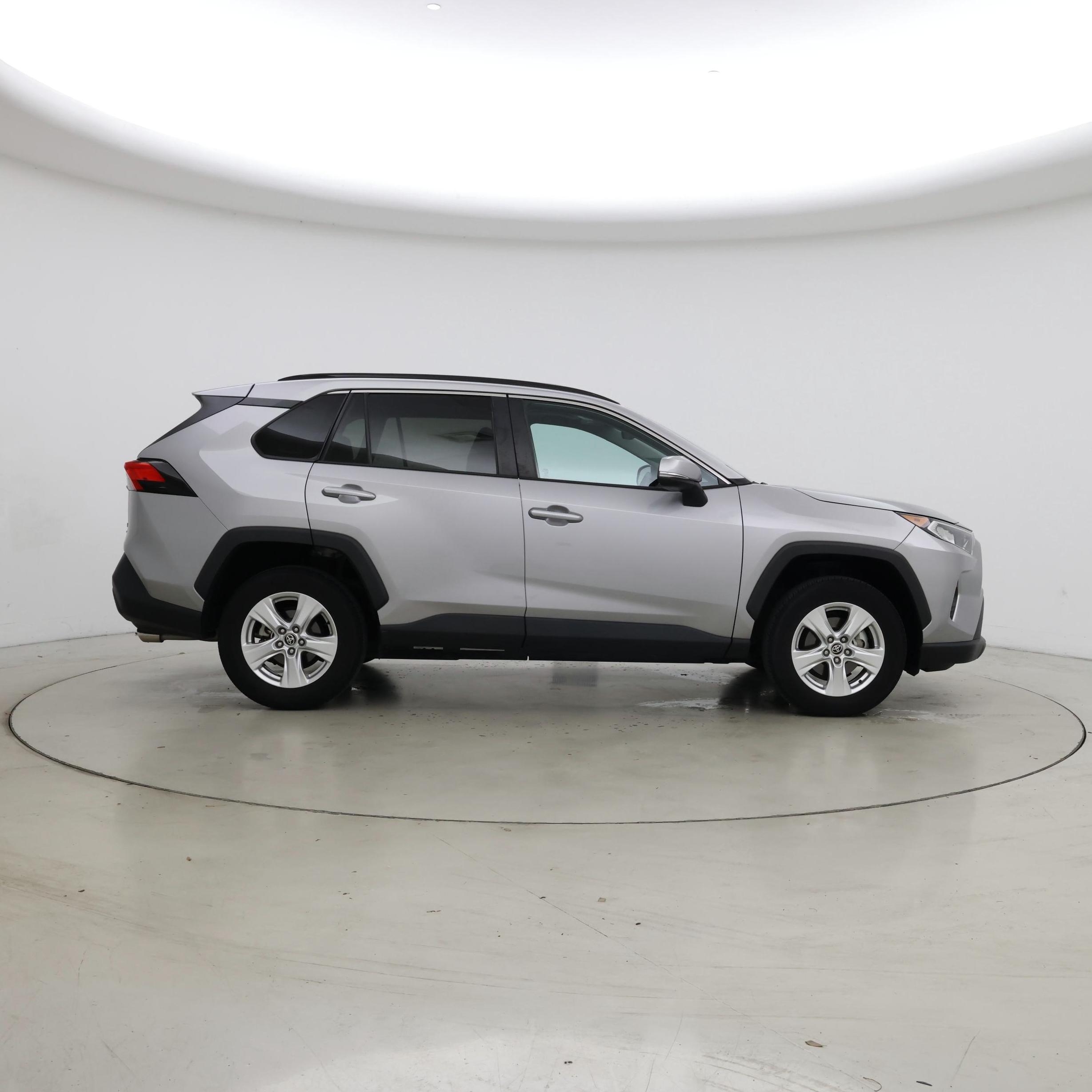 Thumbnail: 2021 Toyota RAV4 - 7