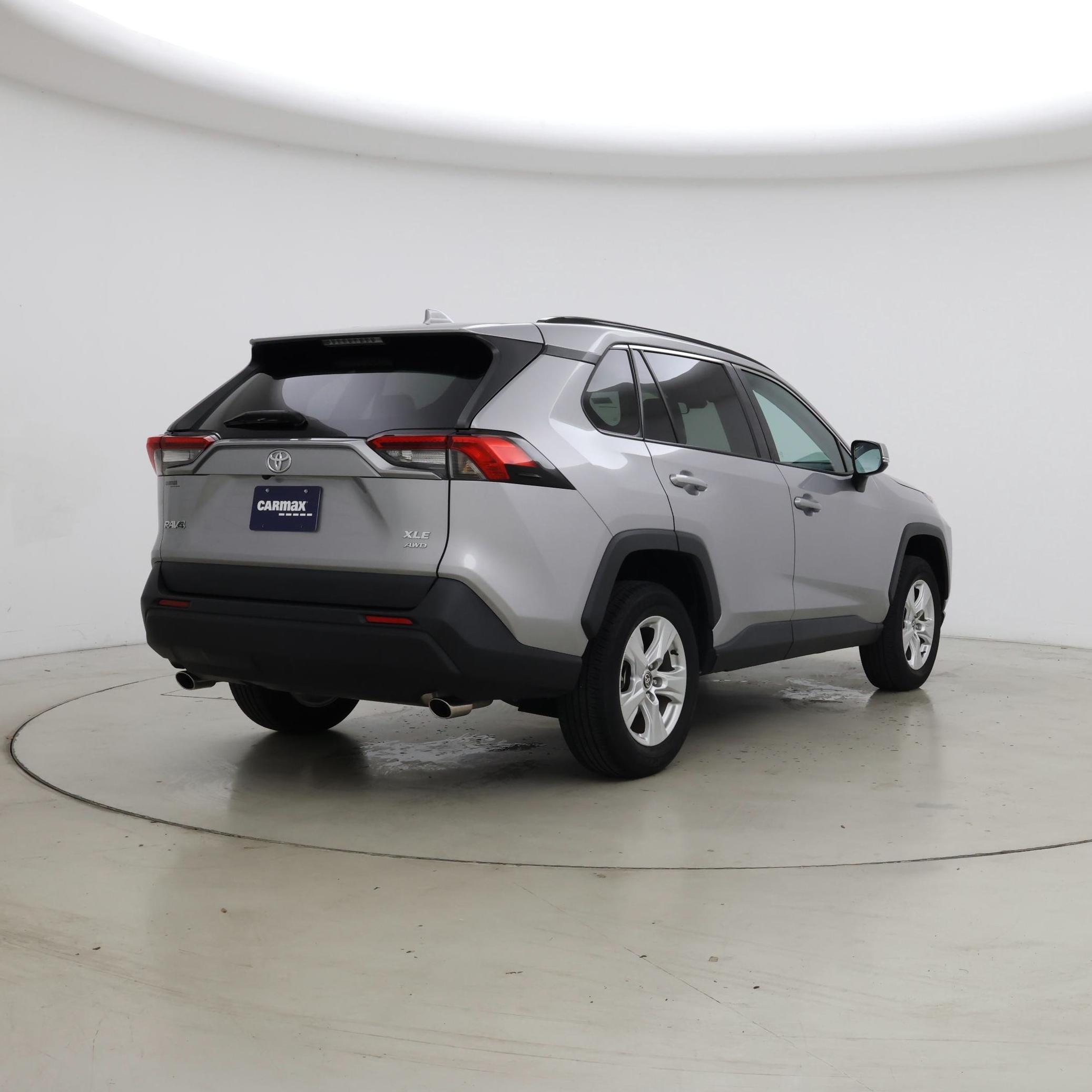 Thumbnail: 2021 Toyota RAV4 - 8