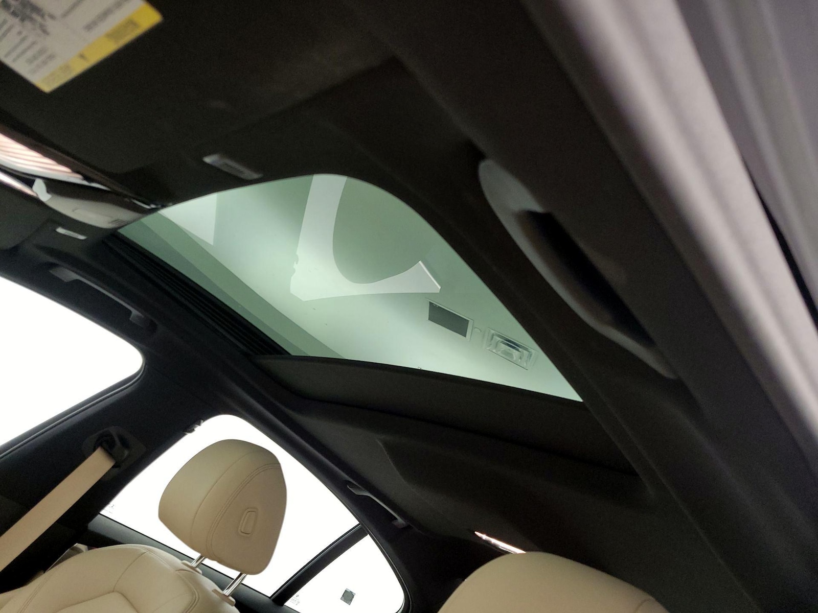 Sunroof(s) & Overhead Airbags