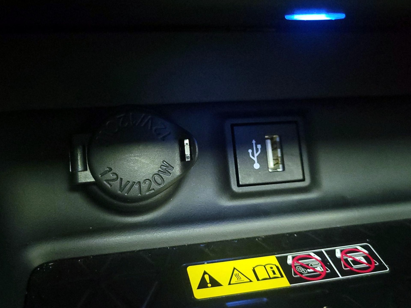 2024 Toyota RAV4 XSE - Photo 20