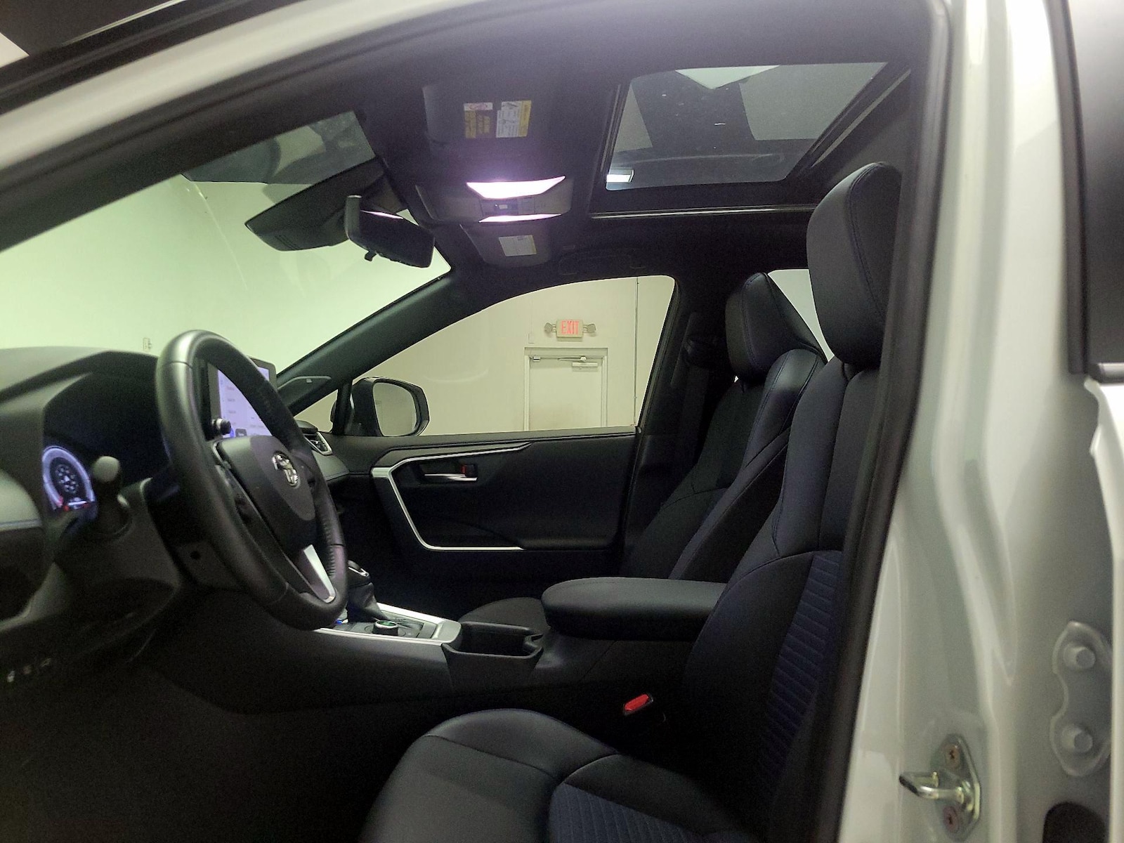 2024 Toyota RAV4 XSE - Photo 21