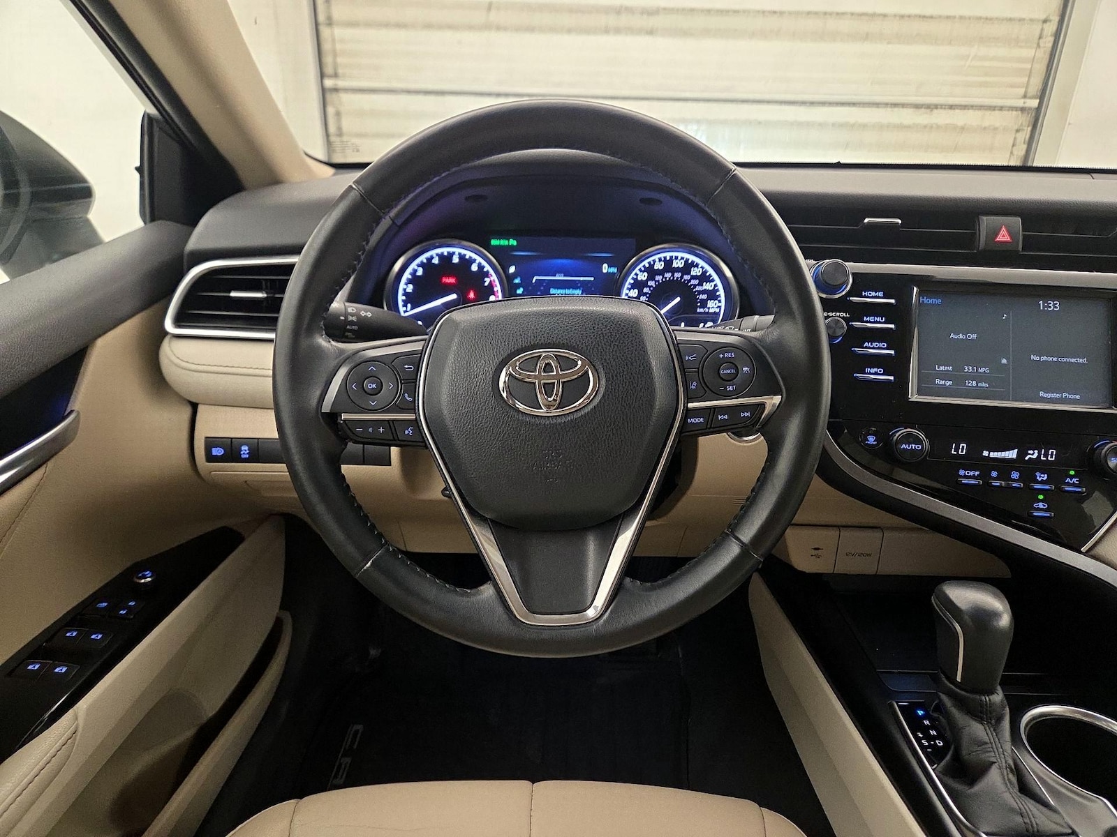 2018 Toyota Camry XLE - Photo 11