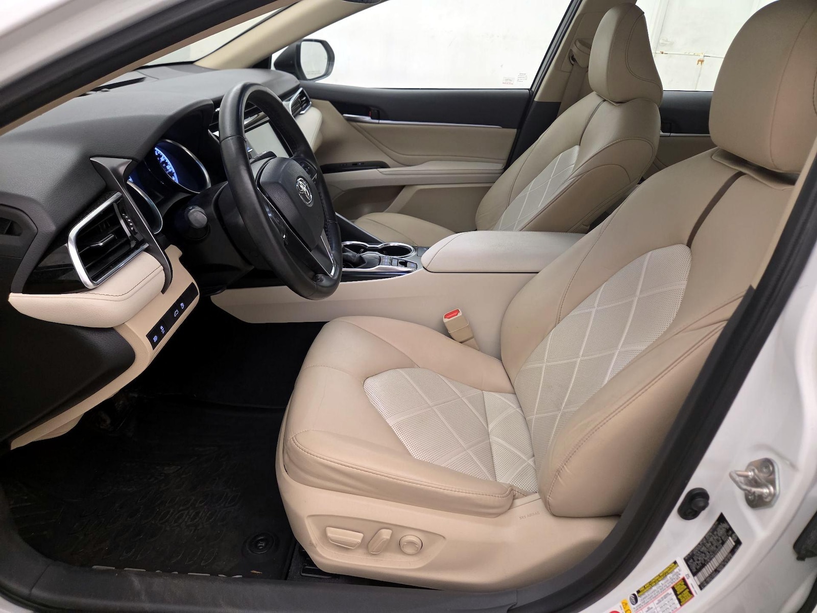 2018 Toyota Camry XLE - Photo 12