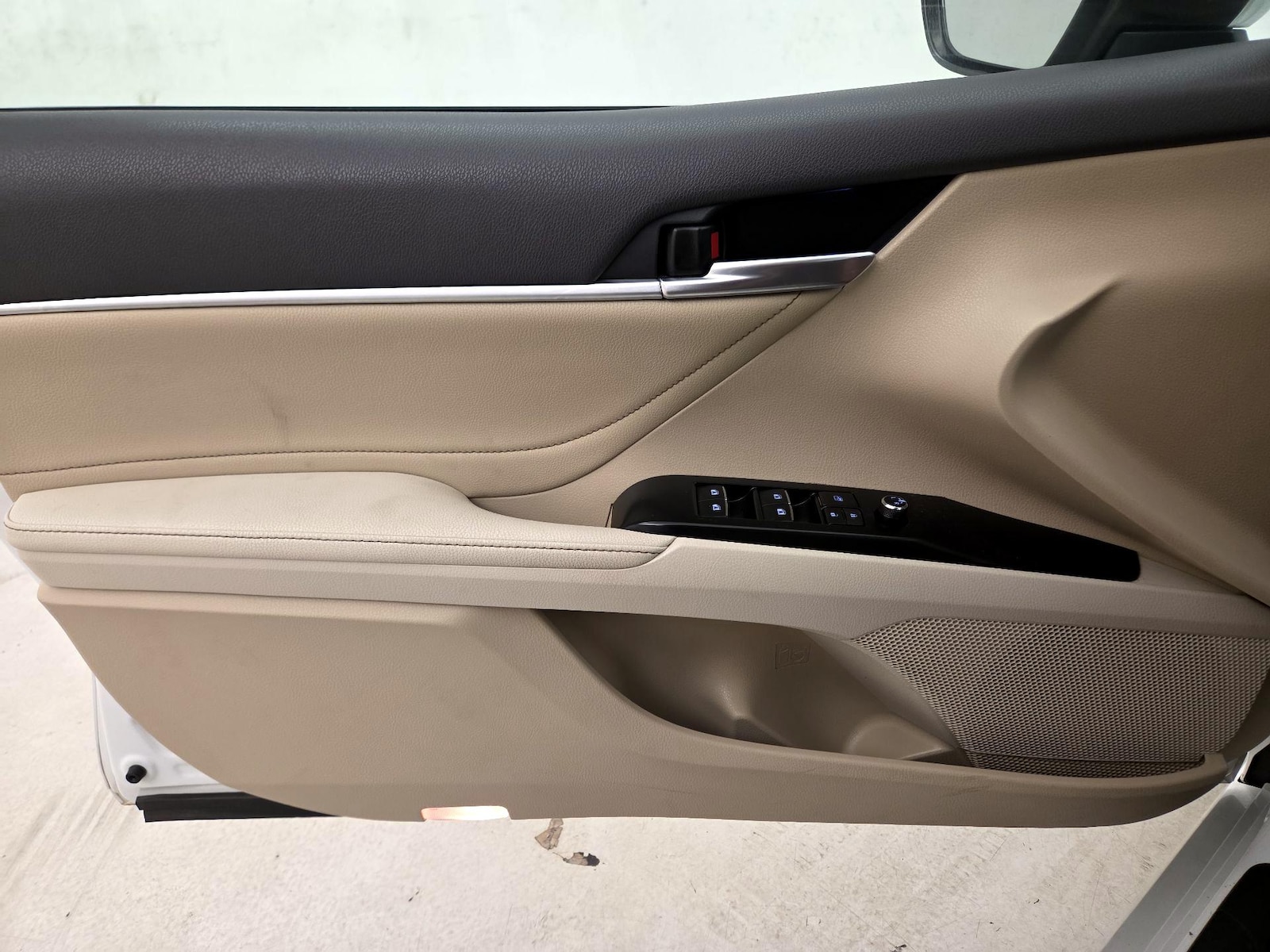 2018 Toyota Camry XLE - Photo 13