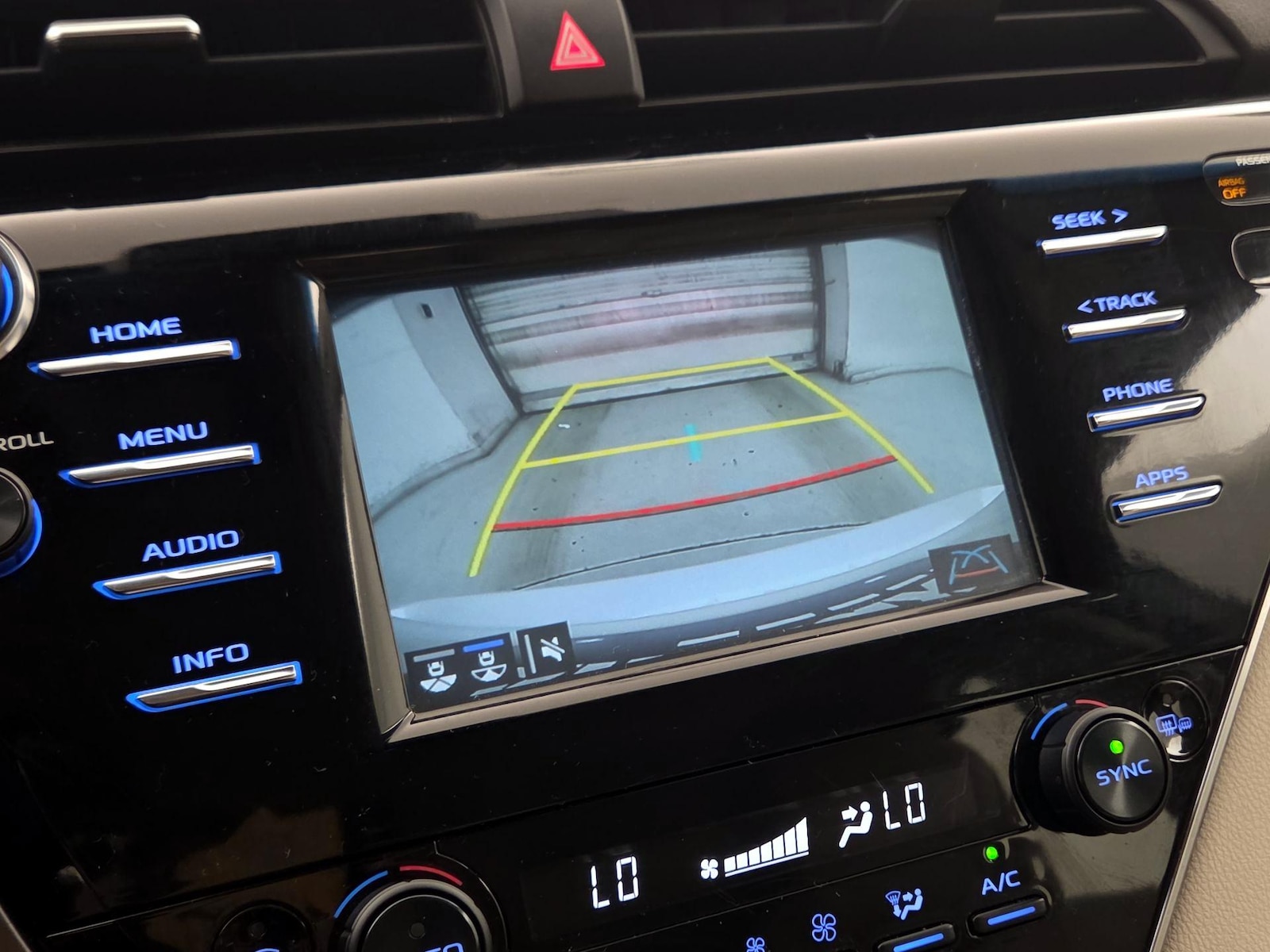 2018 Toyota Camry XLE - Photo 15
