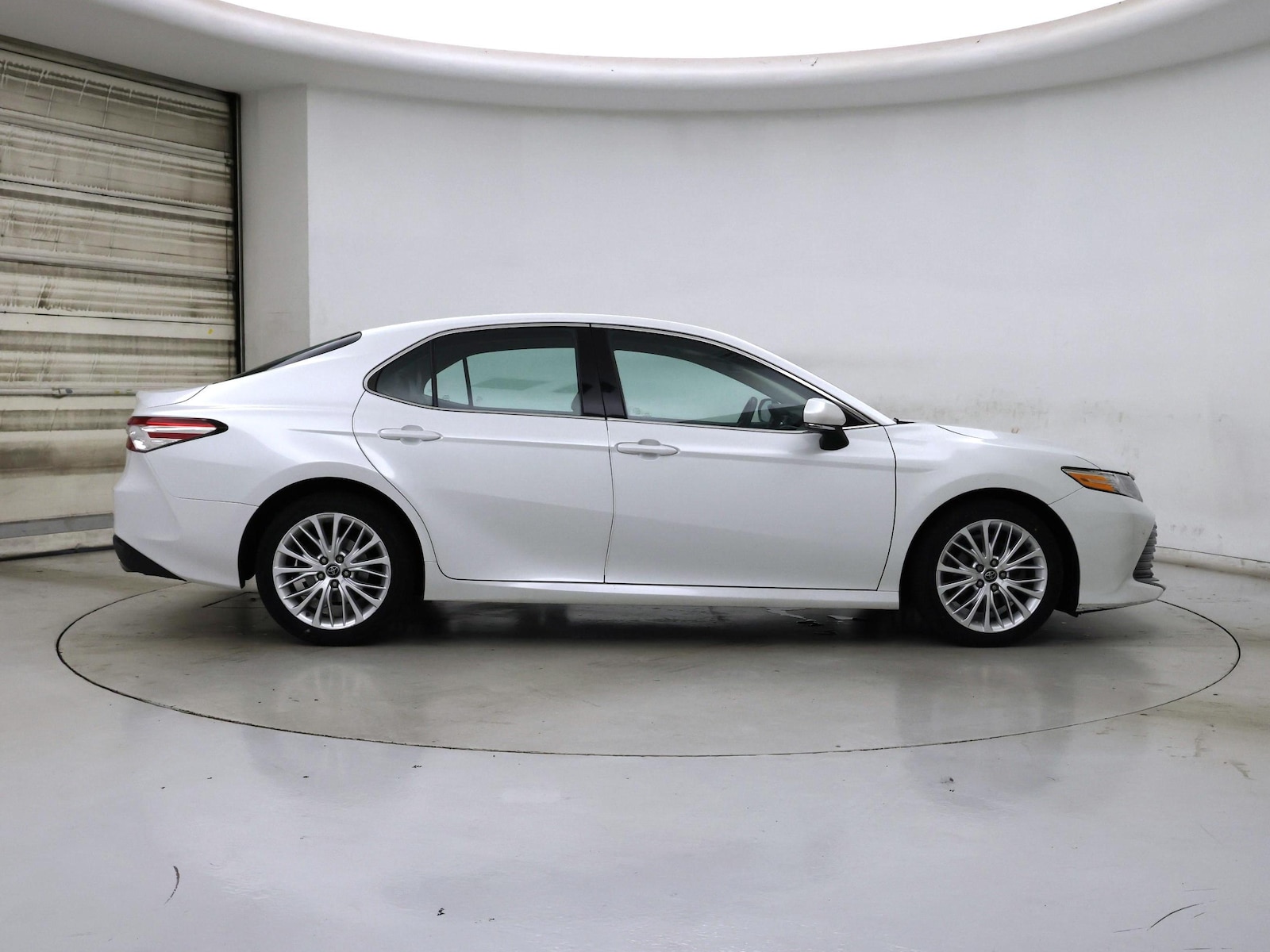 2018 Toyota Camry XLE - Photo 8