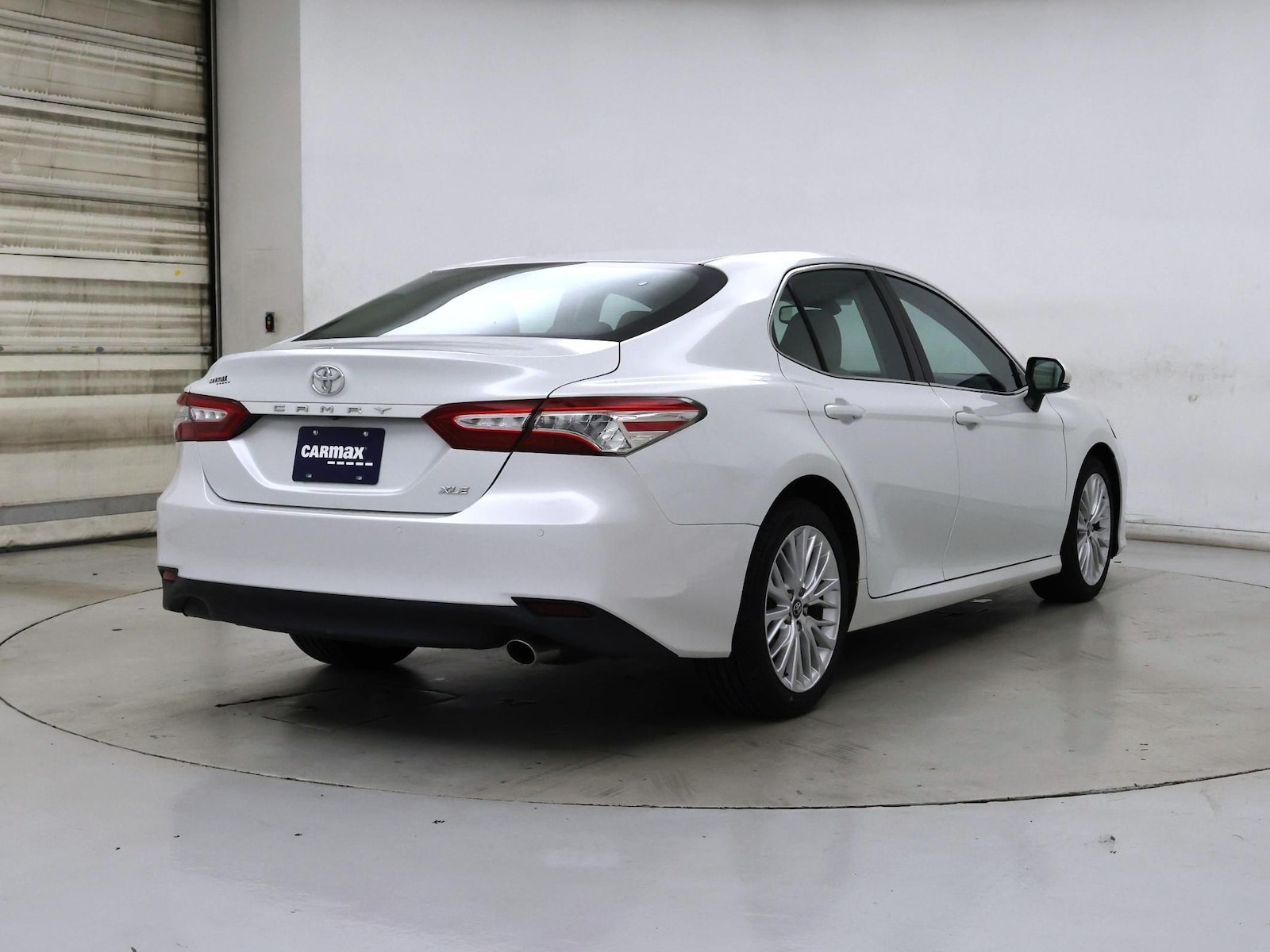 2018 Toyota Camry XLE - Photo 9
