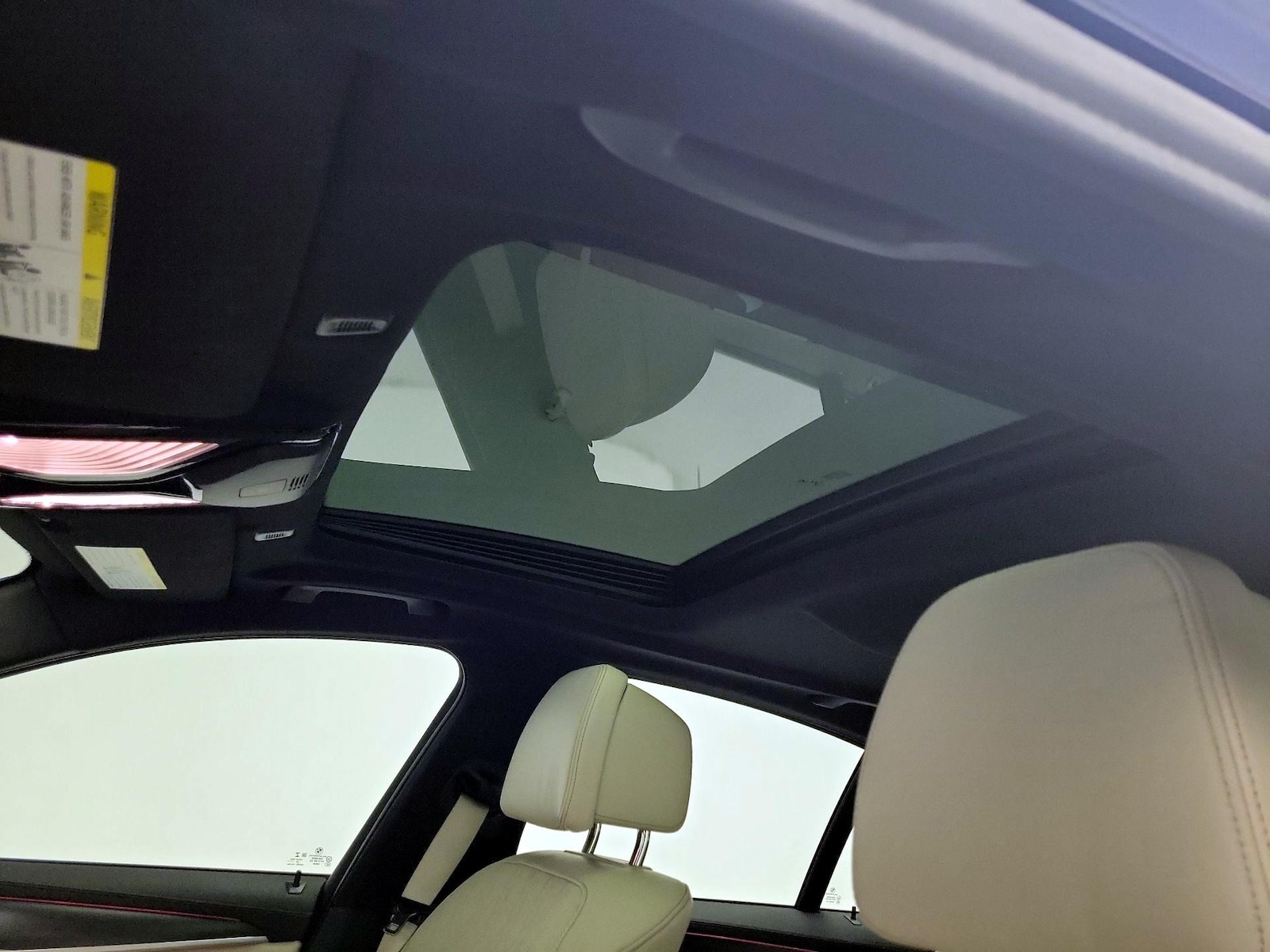 Sunroof(s) & Overhead Airbags